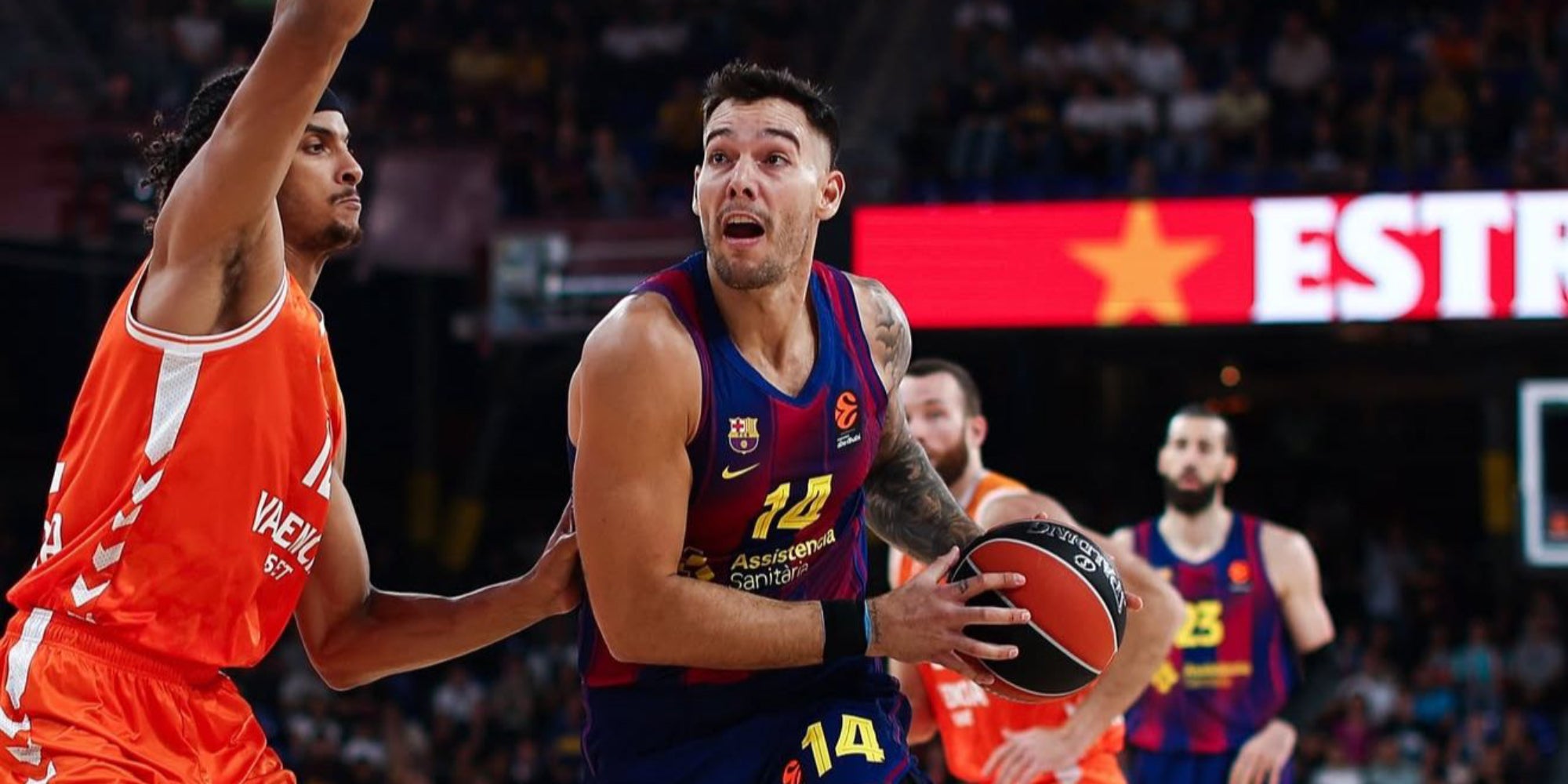 Willy Hernangomez durant el partit davant el València Basket | FCBarcelona