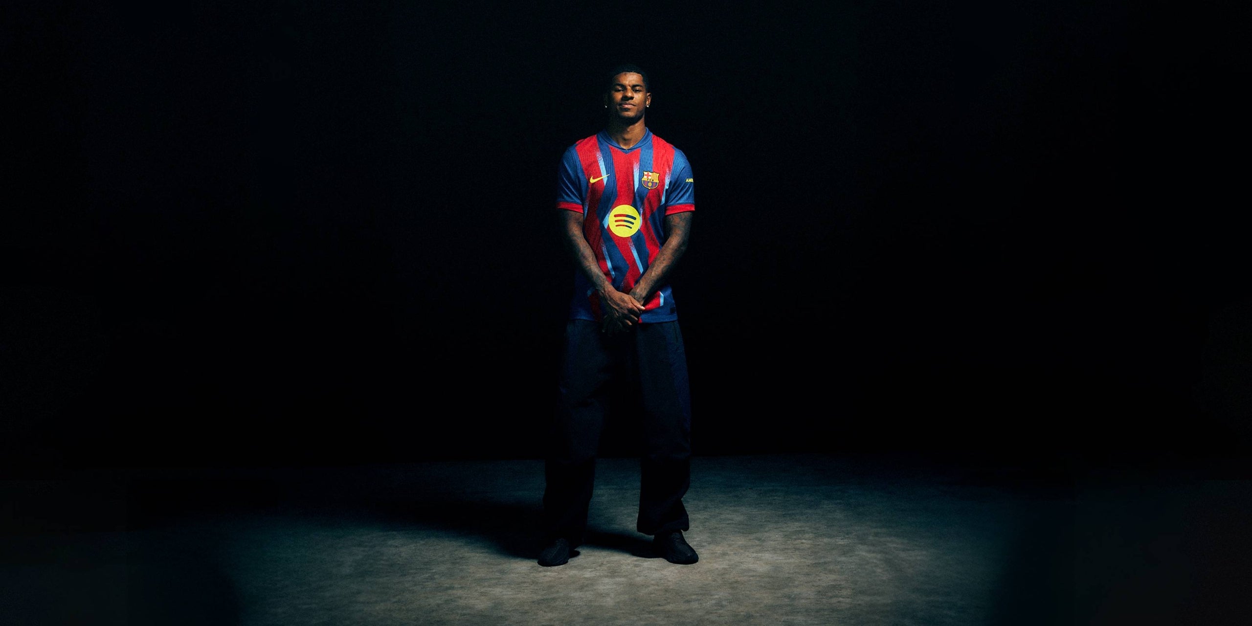 Marcus Rashford, amb la quarta equipació del Barça 2025-2026 | FC Barcelona