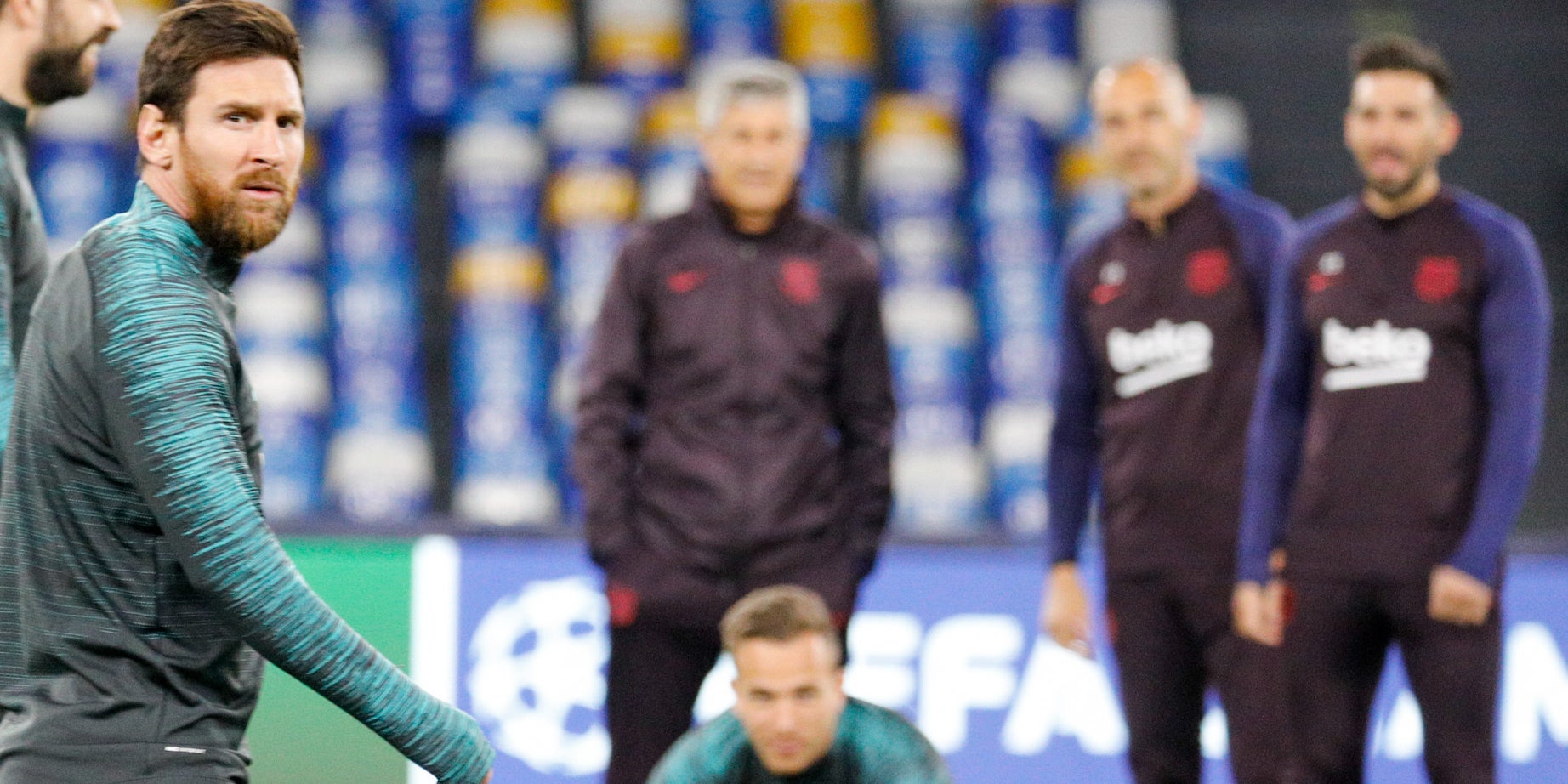 Leo Messi, durant un entrenament del Barça amb Eder Sarabia de fons | Europa Press