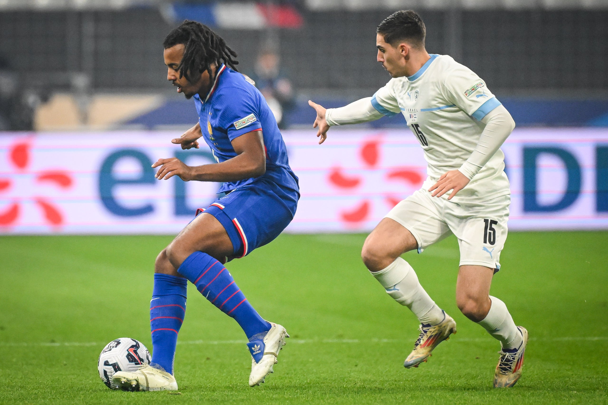 Jules Kounde, durant un partit amb la selecció francesa | Europa Press