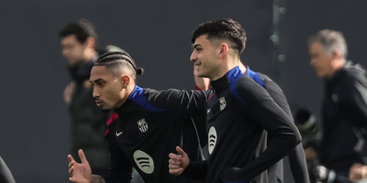 Raphinha i Pedri, durant un entrenament amb el Barça | Europa Press