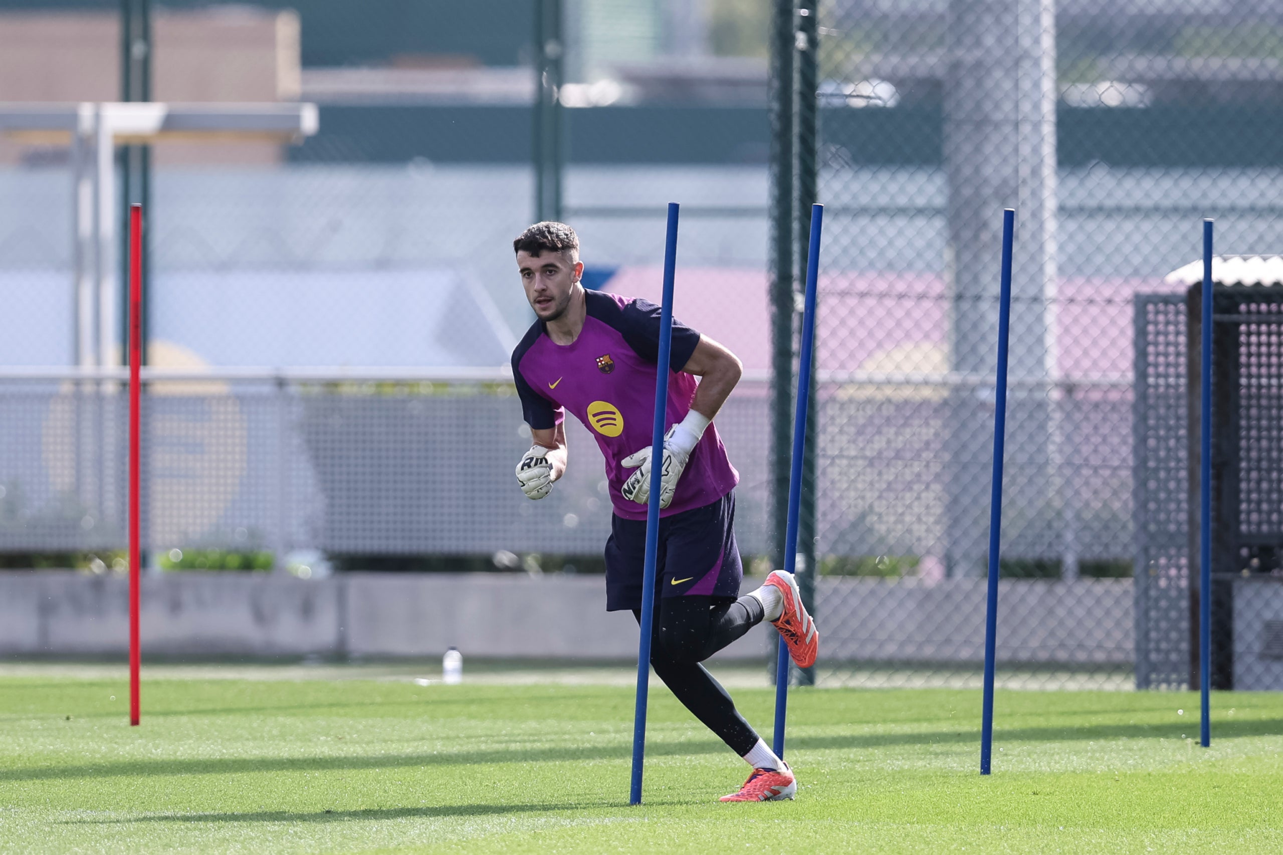 Joan Garcia, durant un entrenament amb el Barça | Europa Press