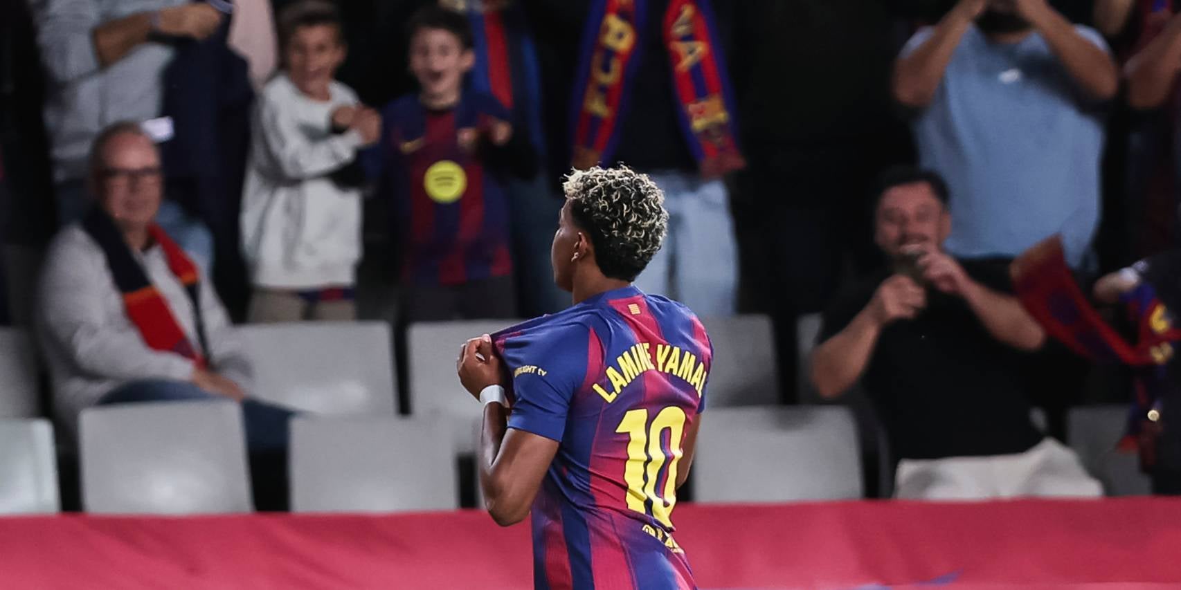 Lamine Yamal celebra un gol durant un partit del Barça | Europa Press