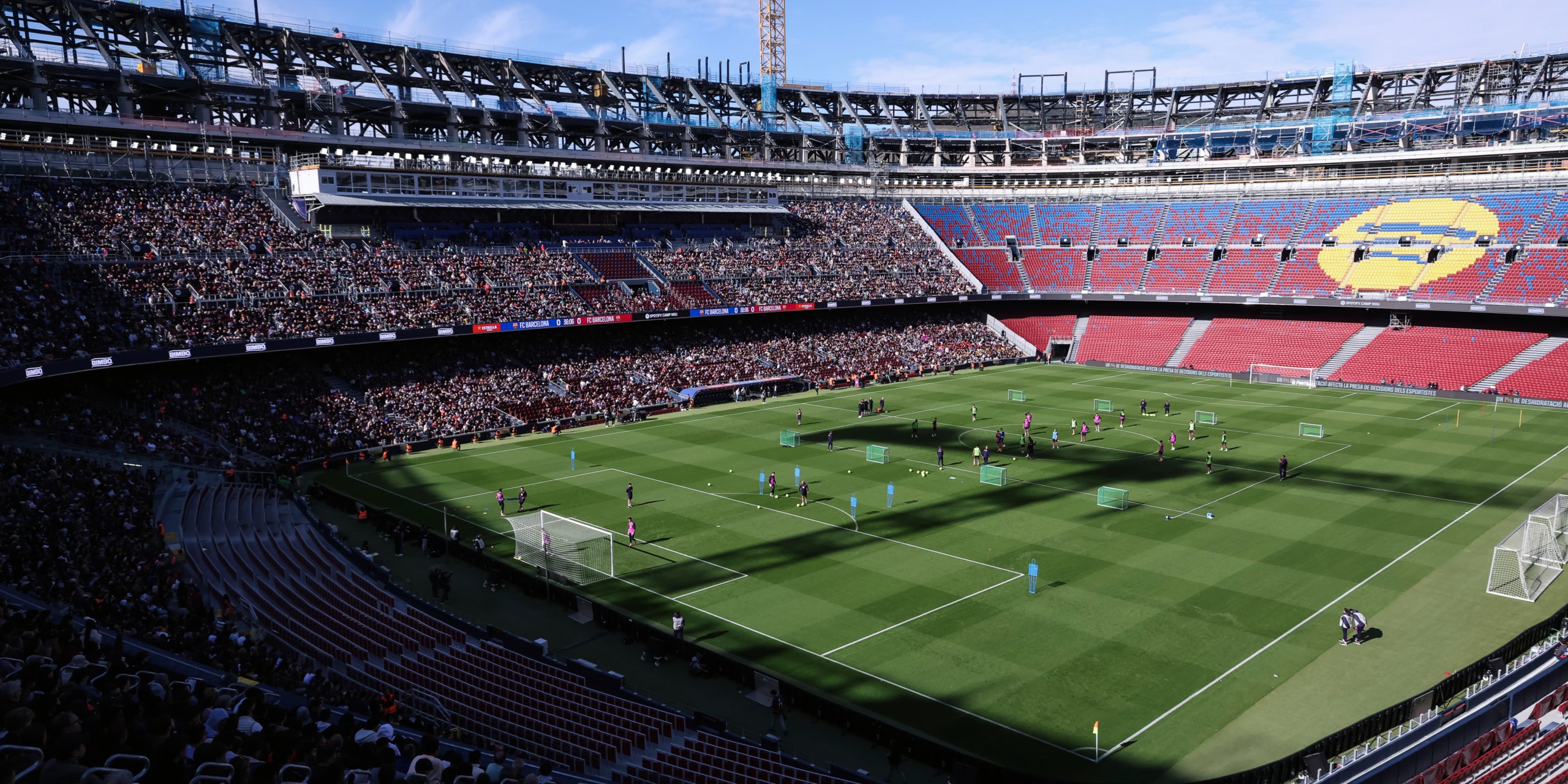 L'entrenament de portes obertes disputat a l'Spotify Camp Nou | Europa Press