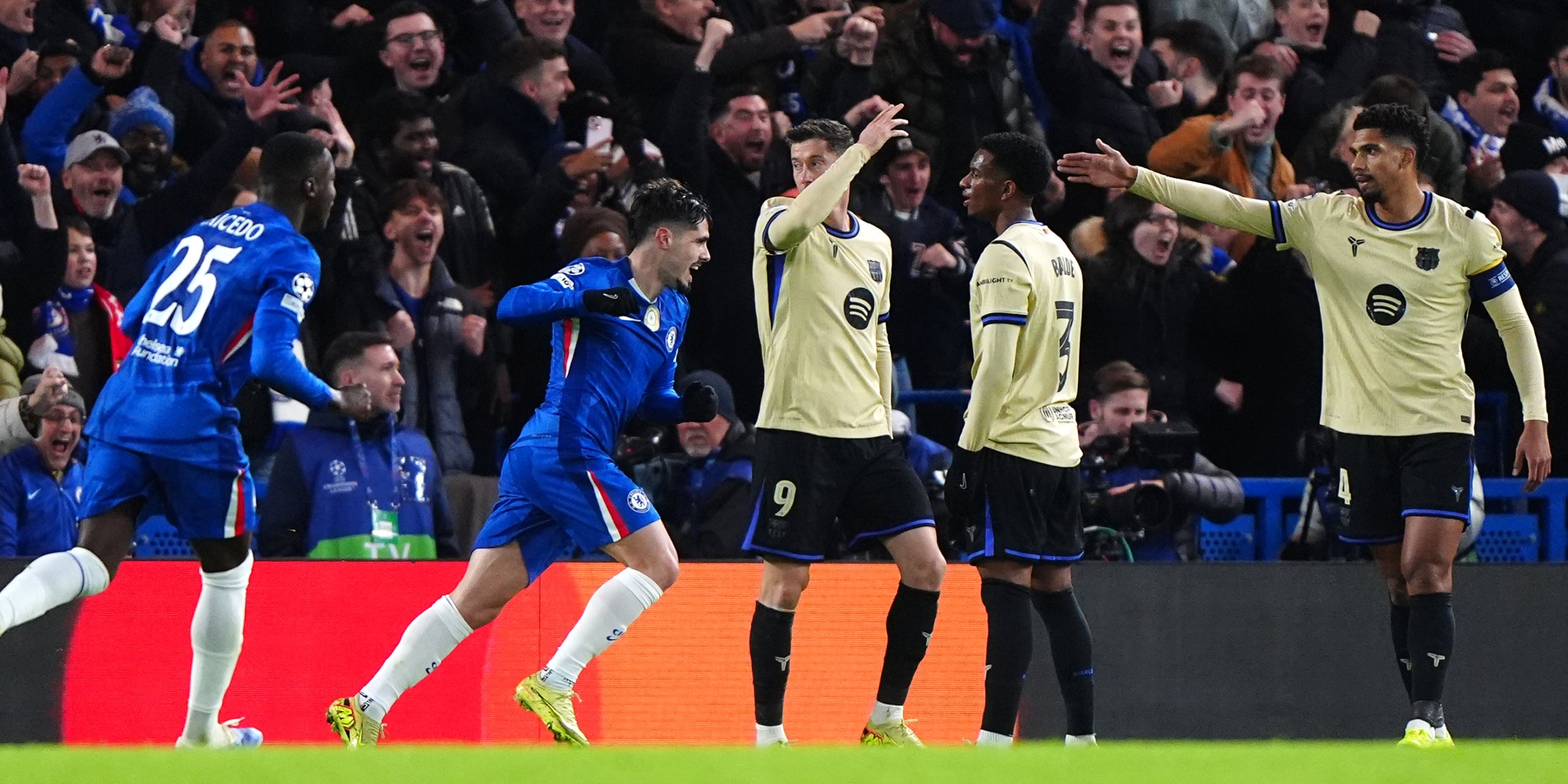 Els jugadors del Chelsea, celebrant un gol contra el Barça | Europa Press