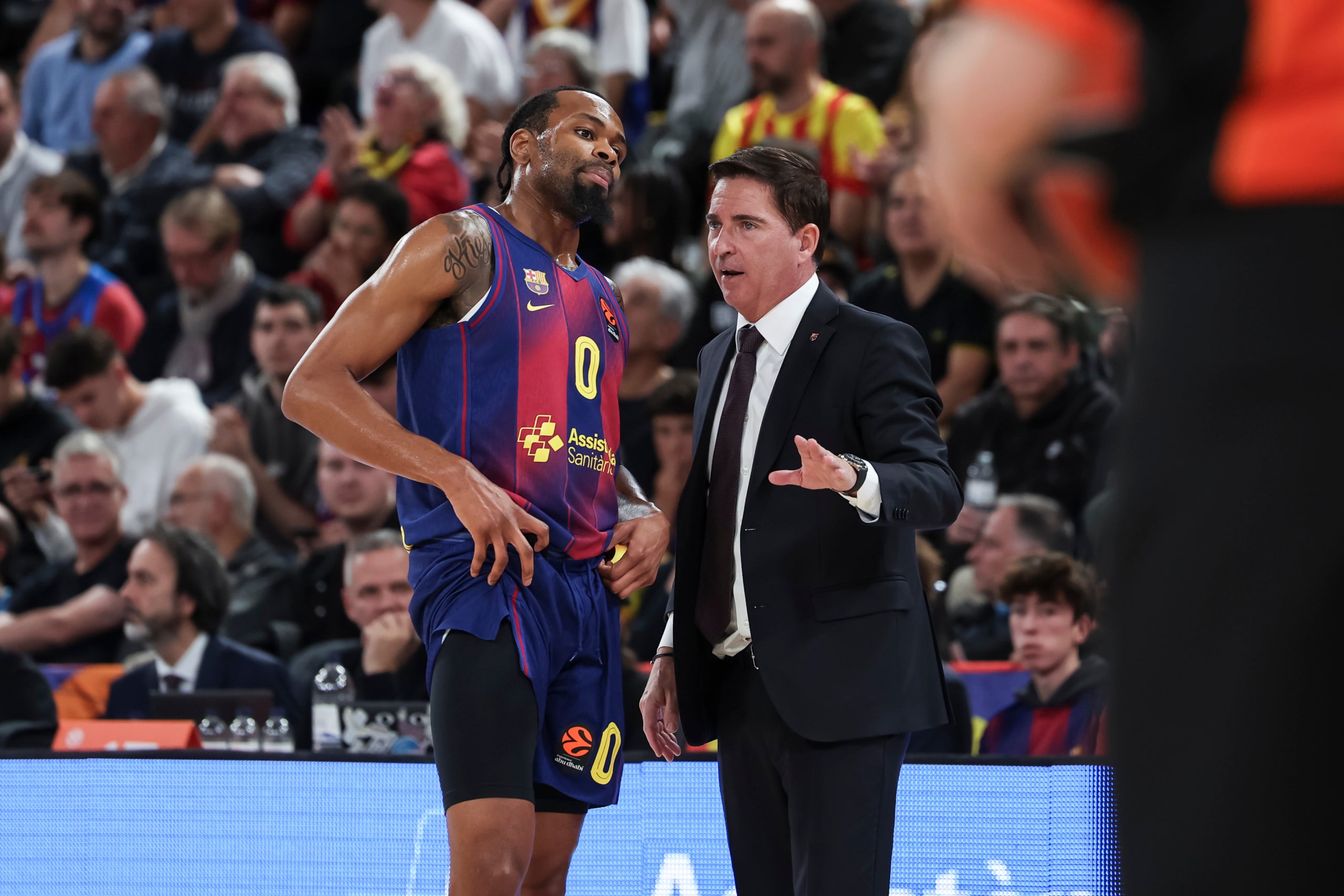 Kevin Punter i Xavi Pascual, durant el Barça-Asvel Villeurbanne | Europa Press