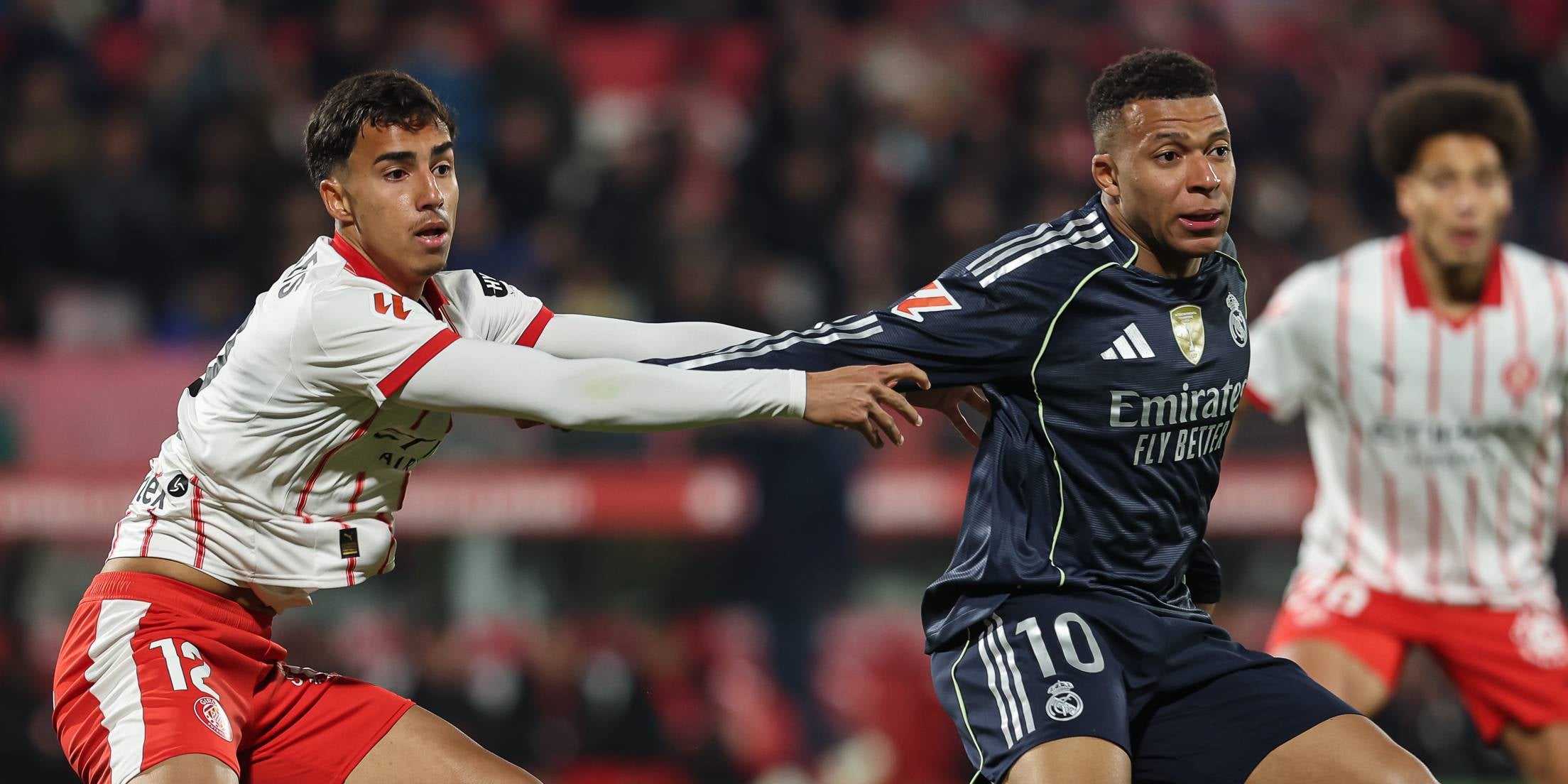 Vitor Reis i Mbappé durant el Girona-Madrid de Lliga | Europa Press