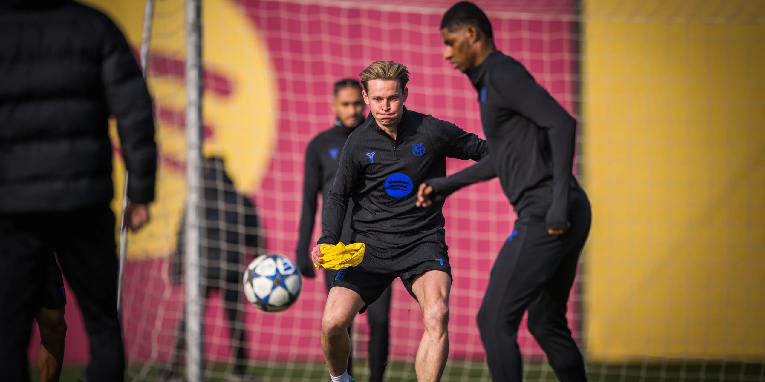 Frenkie de Jong i Marcus Rashford, durant un entrenament | FC Barcelona