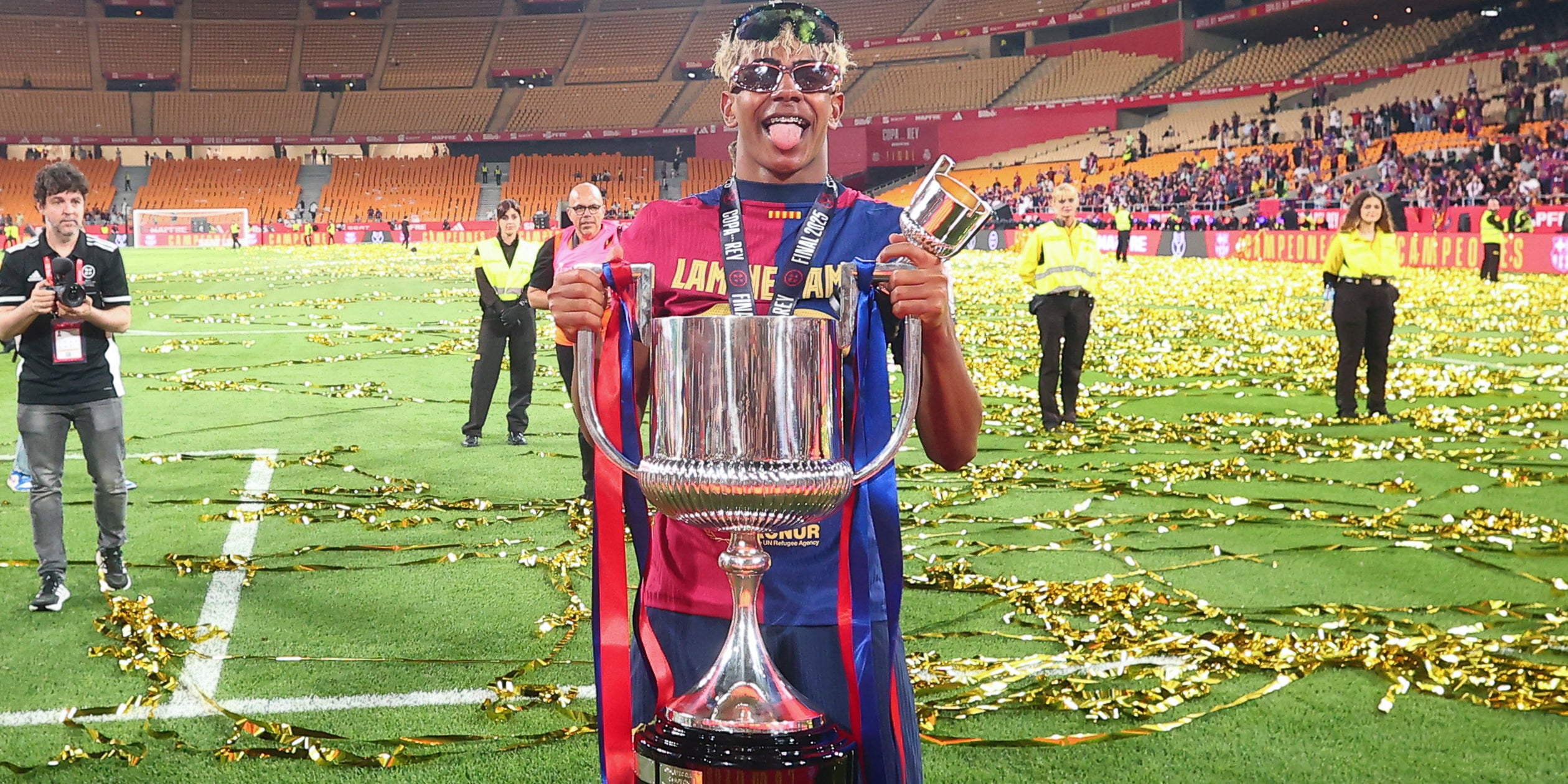 Lamine Yamal, con el trofeo de Copa | Europa Press