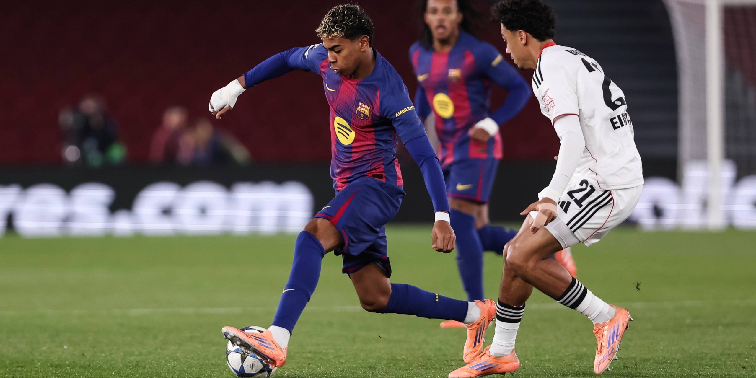 Lamine Yamal, durant el partit contra l'Eintracht de Frankfurt | Europa Press