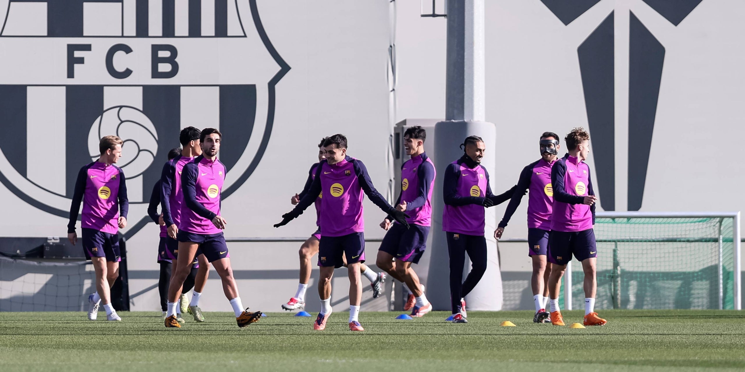 Els jugadors del Barça durant una sessió d'entrenament | Europa Press