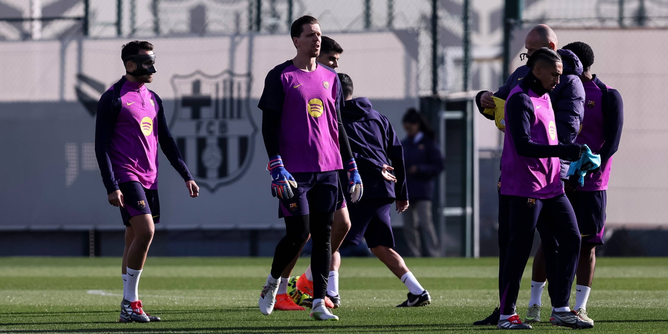 Eric Garcia, Szczesny y Raphinha durante un entrenamiento del Barça | Europa Press