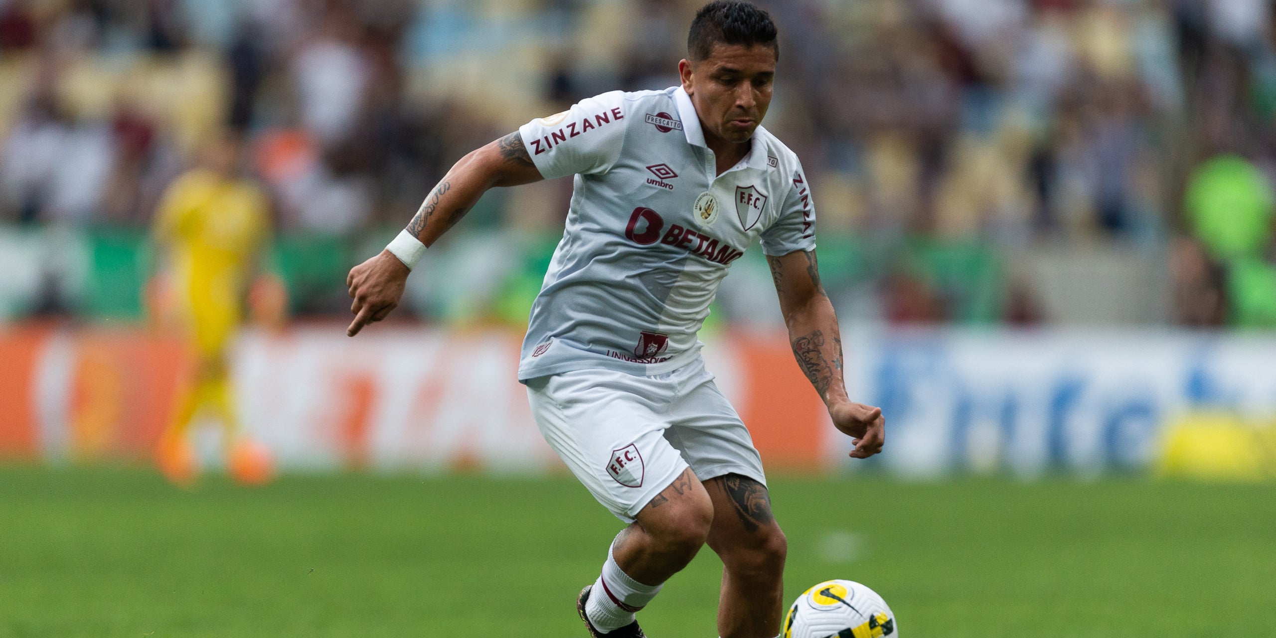 El futbolista Mario Pineida, durant un partit | Europa Press