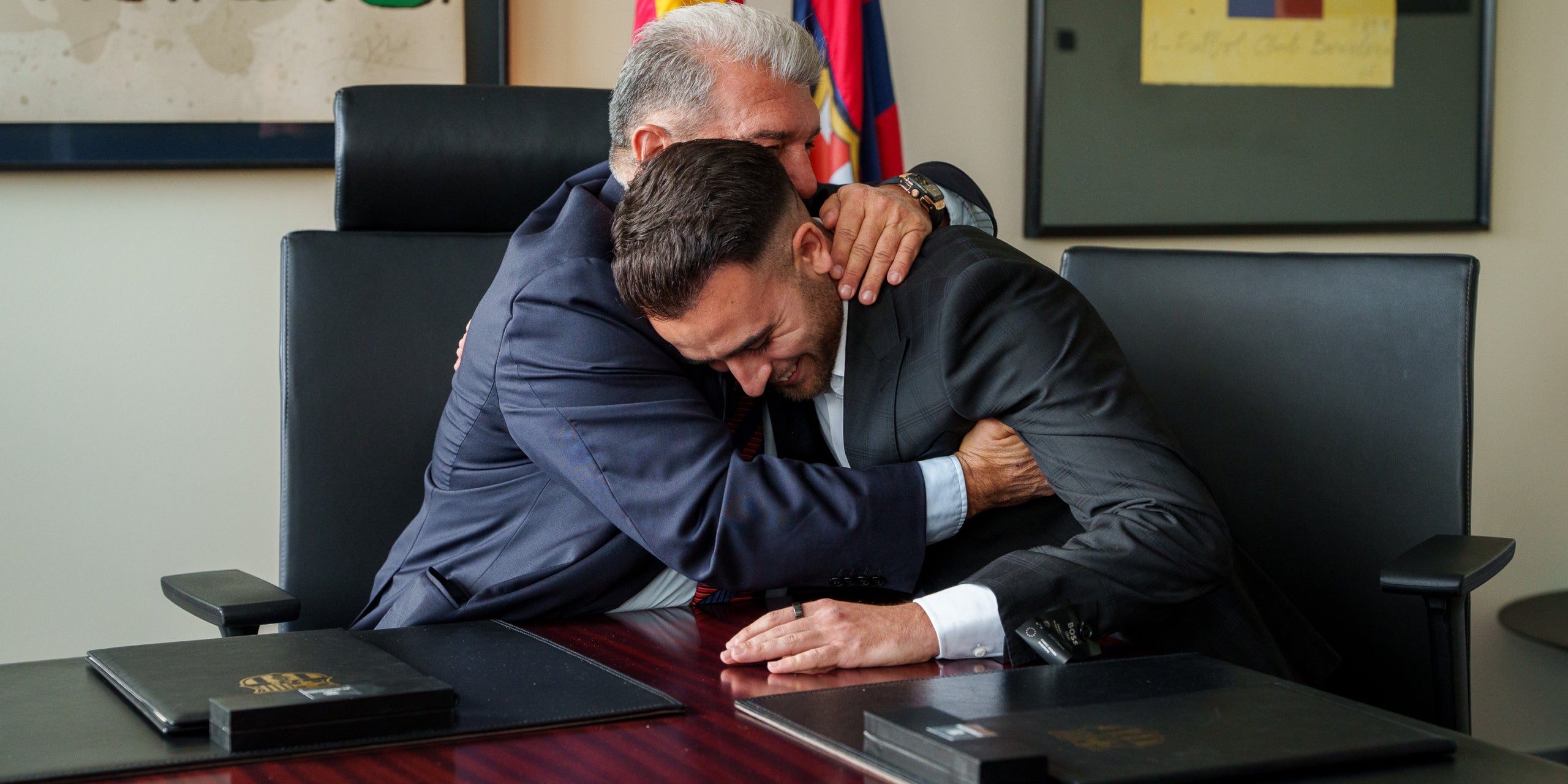 Joan Laporta i Eric Garcia, durant la renovació del jugador del Barça | FC Barcelona