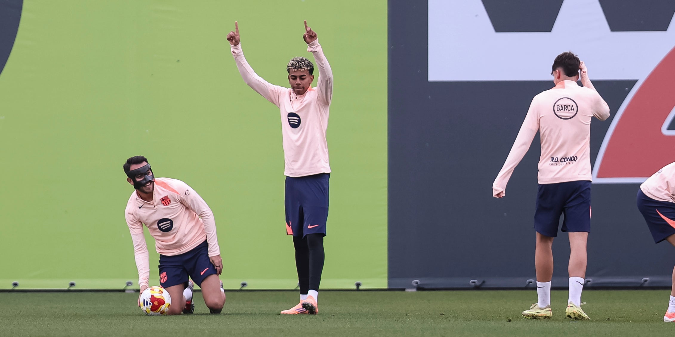 Lamine Yamal, durant un entrenament amb el Barça | Europa Press