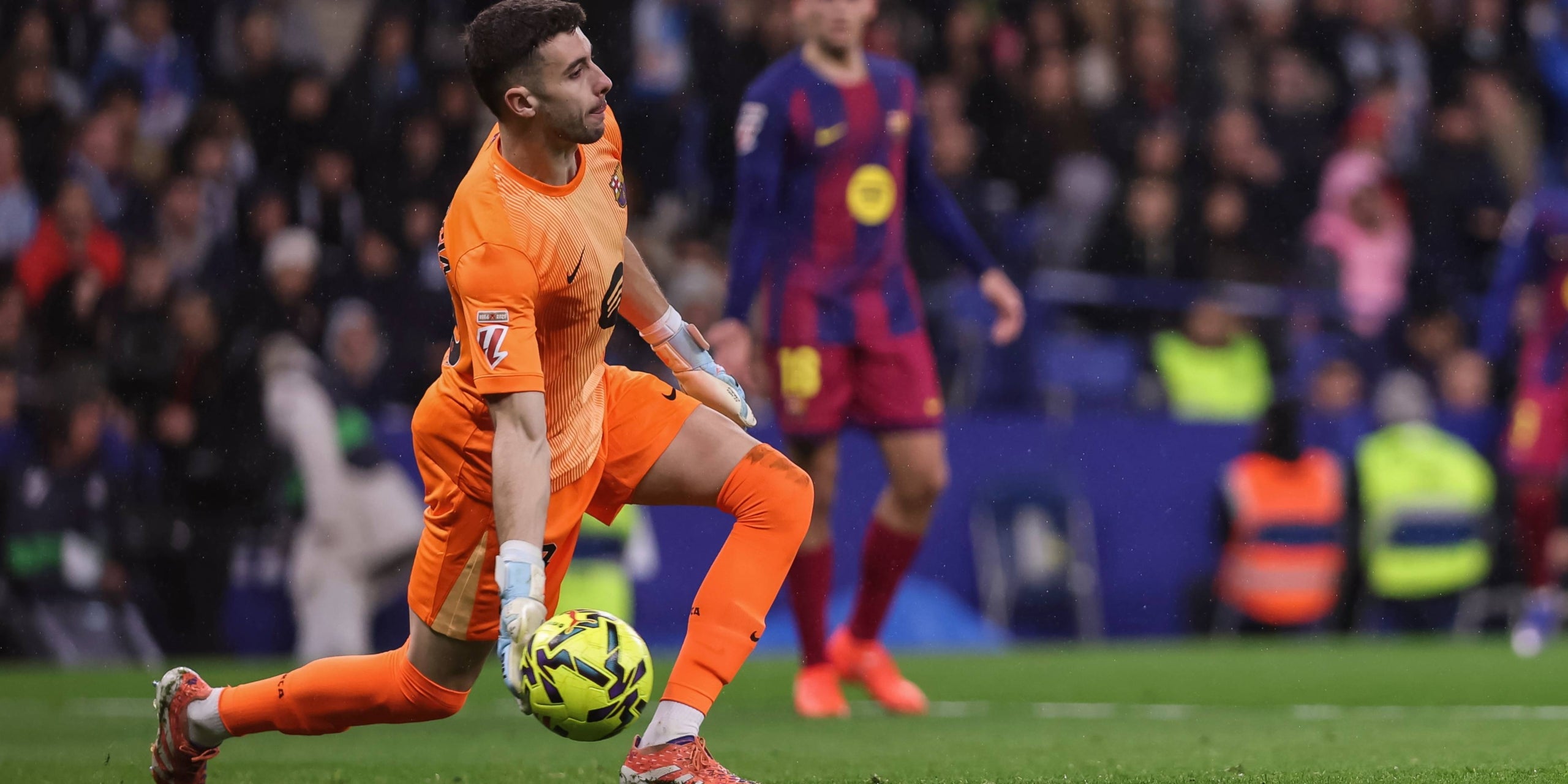 Joan Garcia, durant el seu primer derbi contra l'Espanyol amb la samarreta del Barça | Europa Press