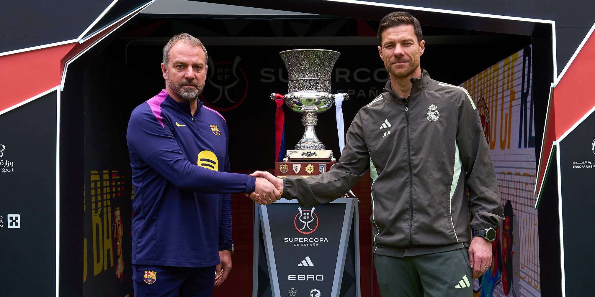 Hansi Flick y Xabi Alonso, antes de la final de la Supercopa | Europa Press