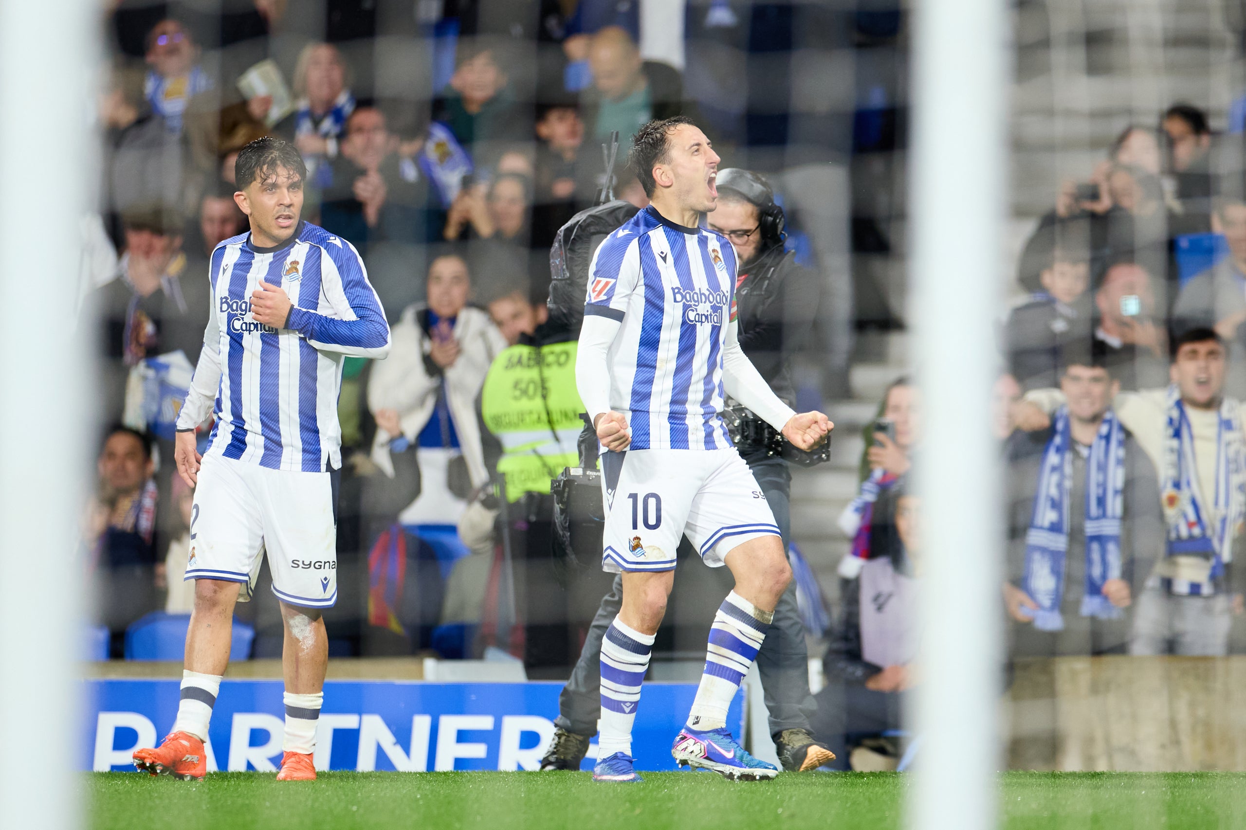 Mikel Oyarzabal, celebrant el seu gol contra el Barça a la primera meitat | Europa Press