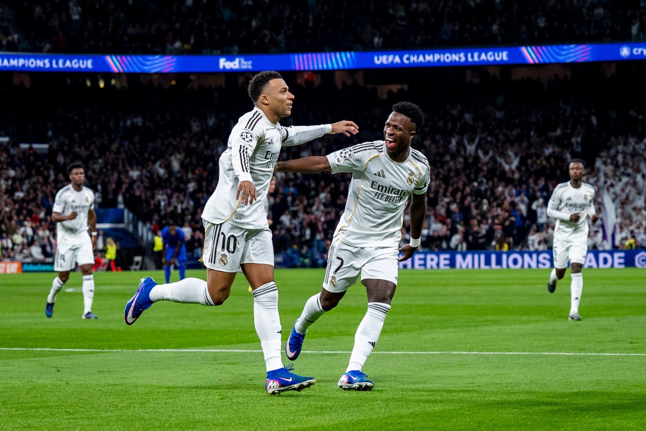 Kylian Mbappé i Vinicius Jr., celebrant un dels gols contra el Mònaco | Europa Press