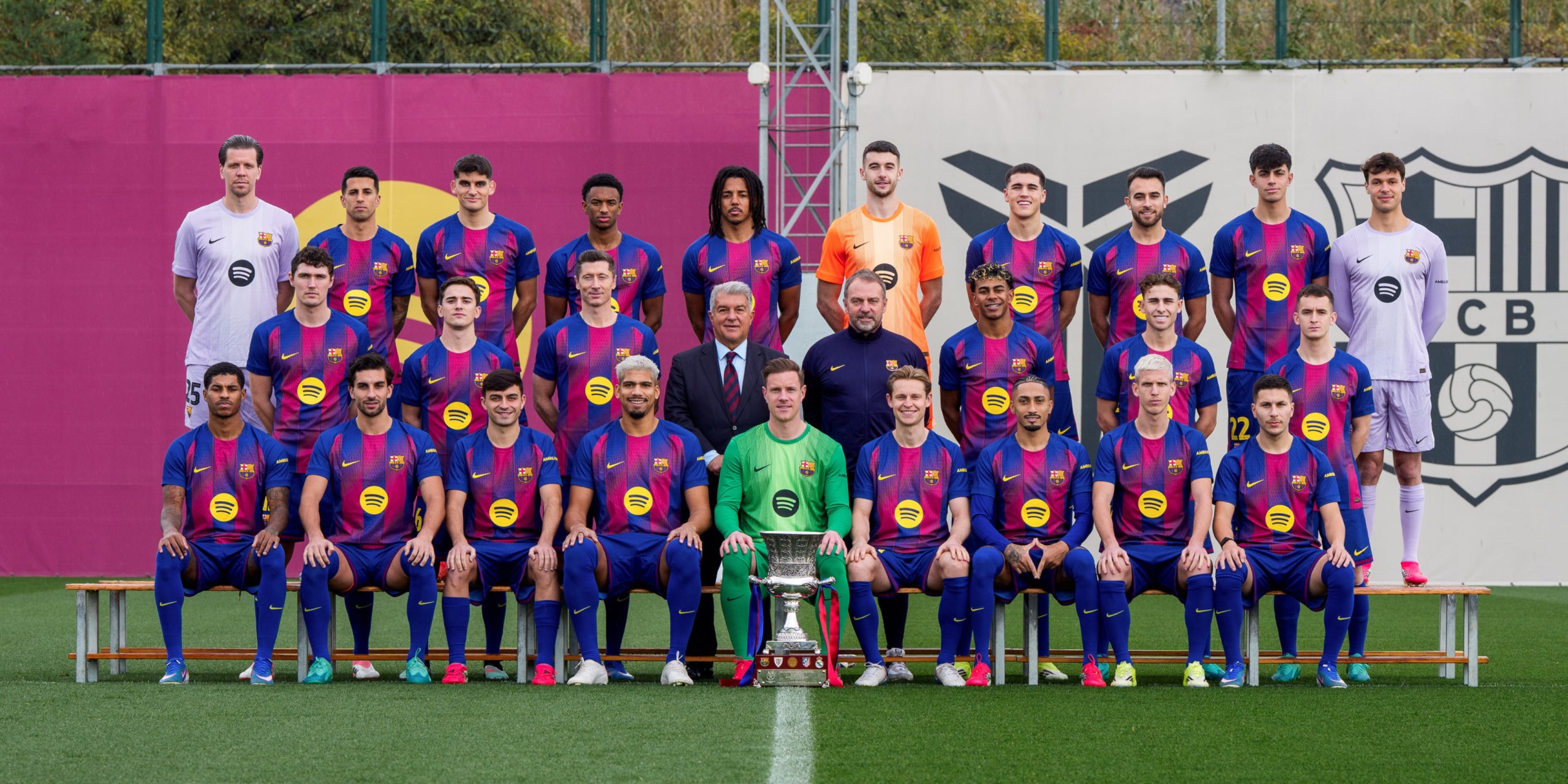 La fotografia oficial del primer equip del Barça 2025-2026 | FC Barcelona