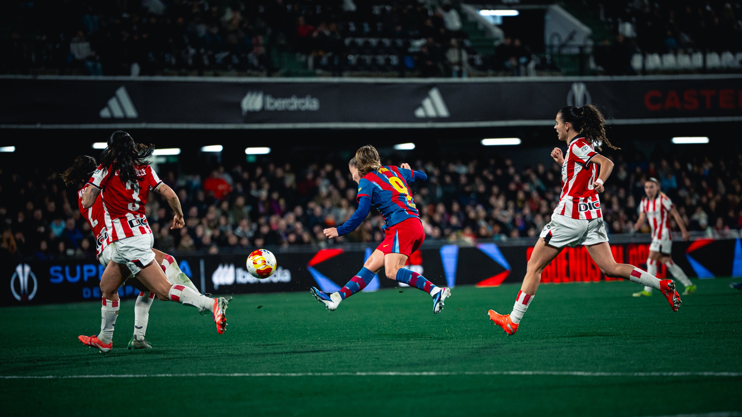 Clàudia Pina, durant la semifinal de la Supercopa contra l'Athletic Club | FC Barcelona