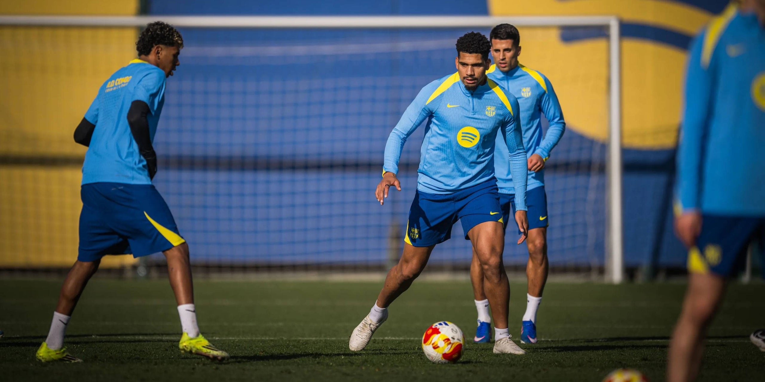 Ronald Araujo, durant un entrenament del Barça | FC Barcelona