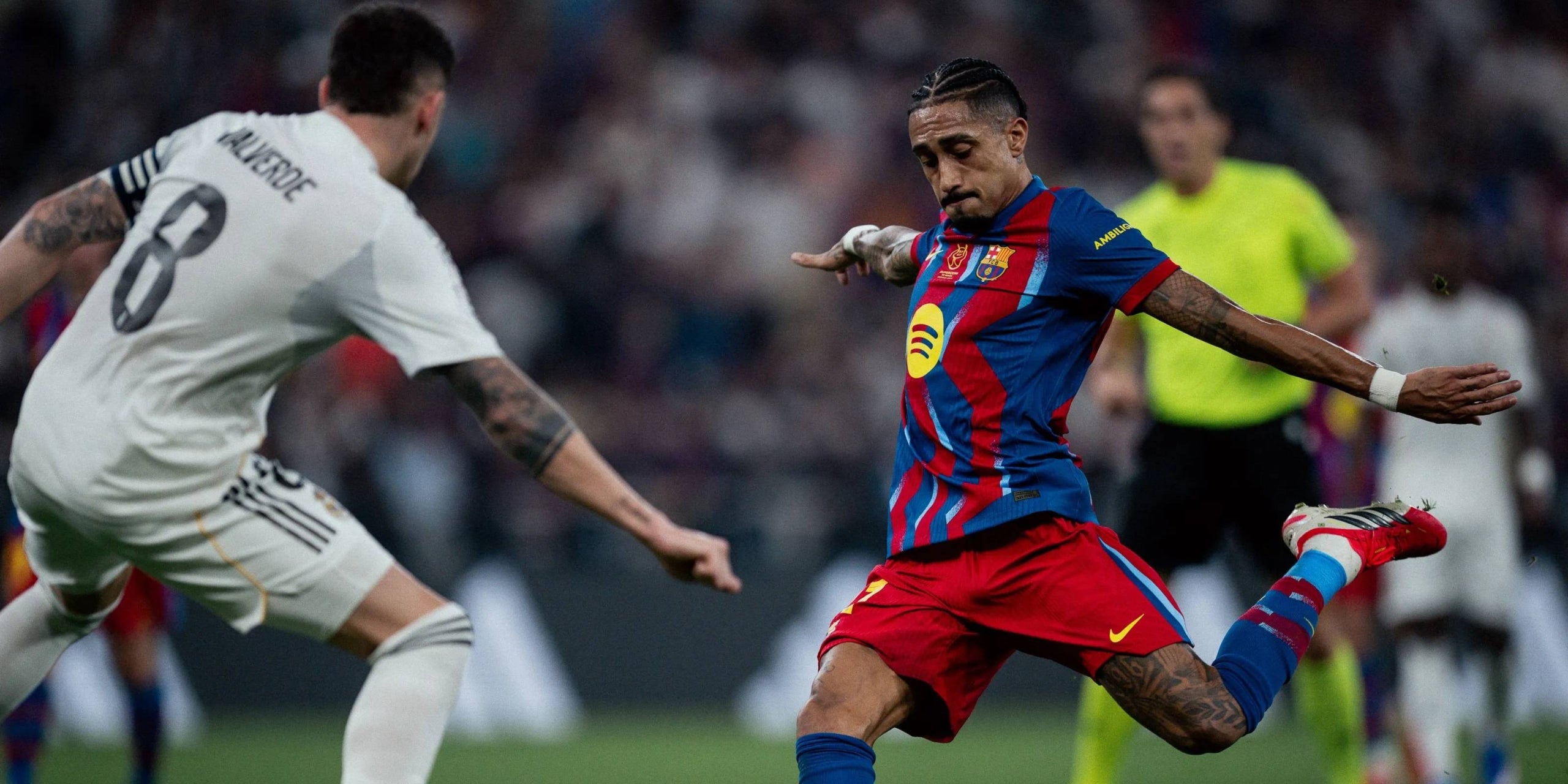 Raphinha i Valverde, durant el clàssic de la final de Supercopa | FC Barcelona