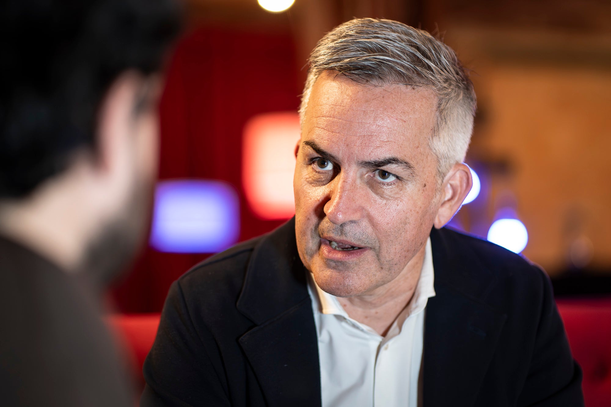 Víctor Font, precandidat a les eleccions a la presidència del Barça, durant la seva entrevista amb Món Esport | Mireia Comas