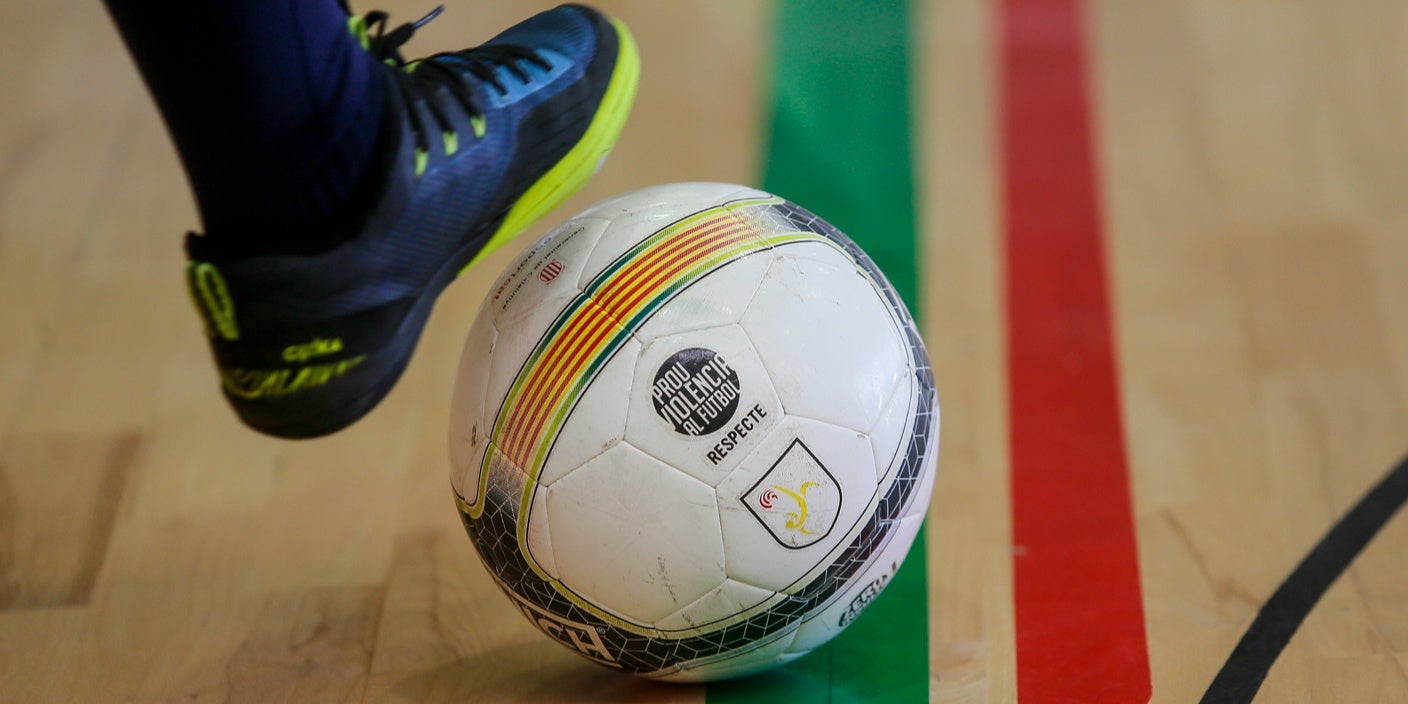 Una pilota de futbol sala de la FCF | FCF