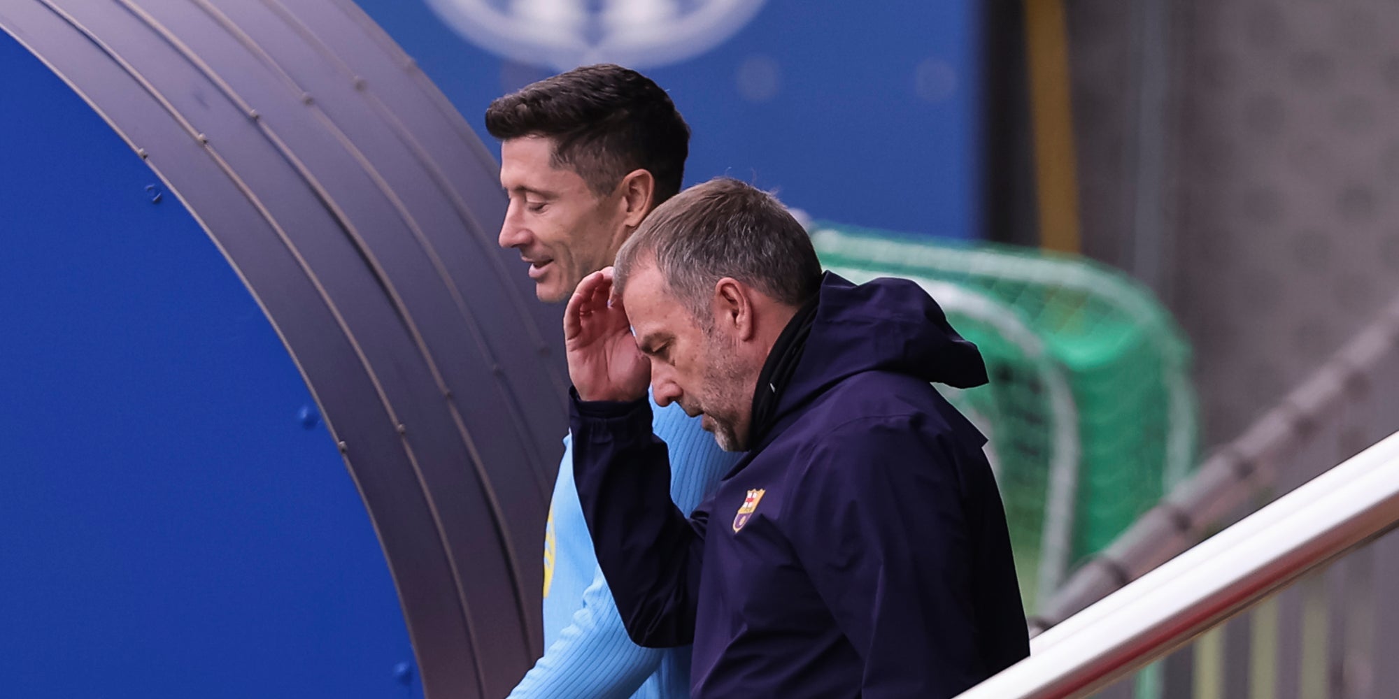 Robert Lewandowski i Hansi Flick, durant un entrenament amb el Barça | Europa Press