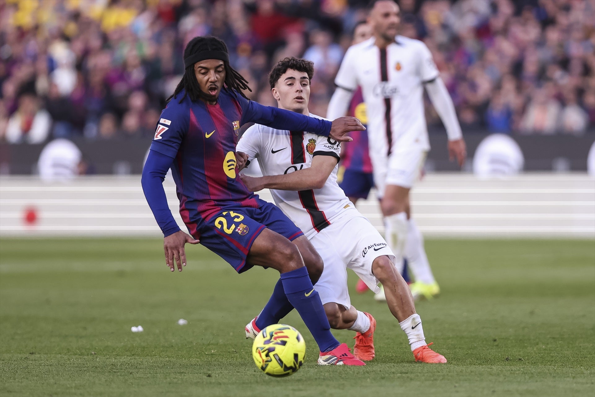 Jules Koundé en acció durant el partit contra el Mallorca | Europa Press