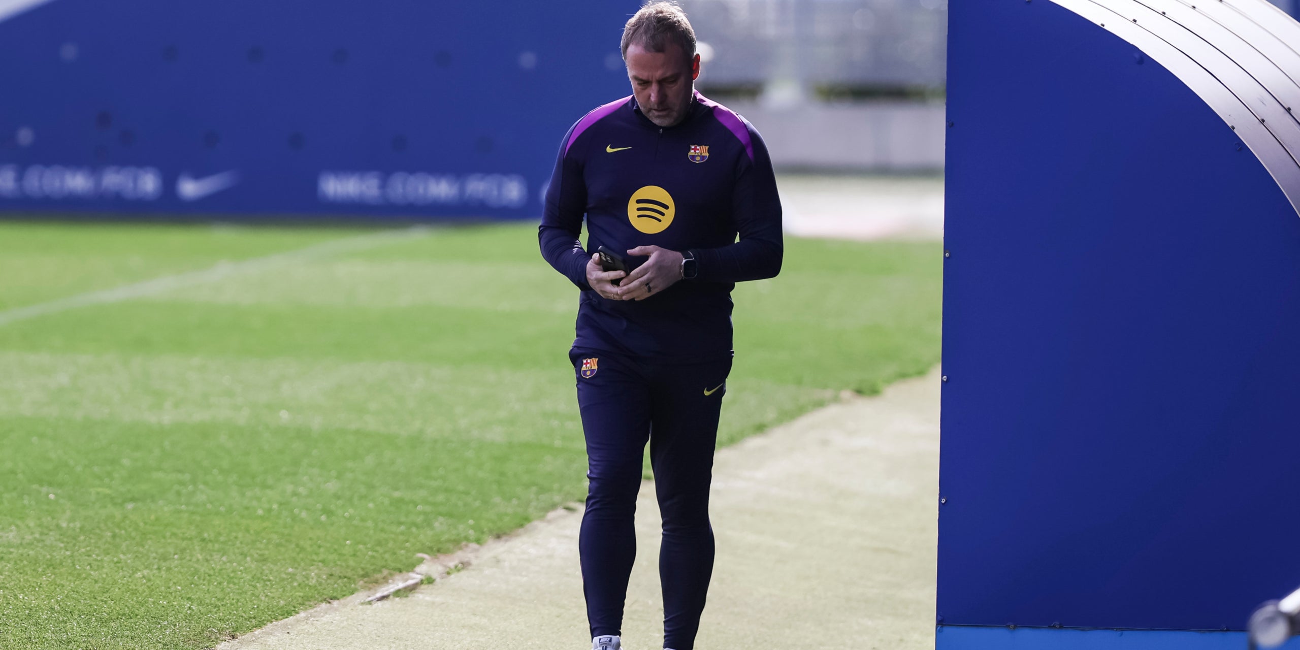 Hansi Flick, durant un entrenament del Barça | Europa Press