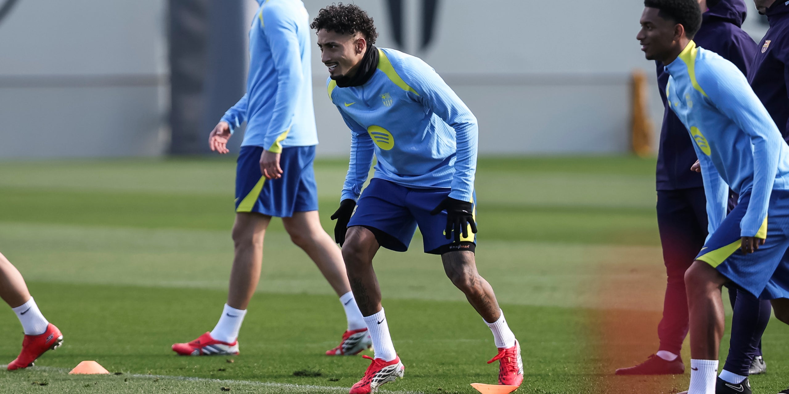 Raphinha, durant un entrenament amb el Barça | Europa Press