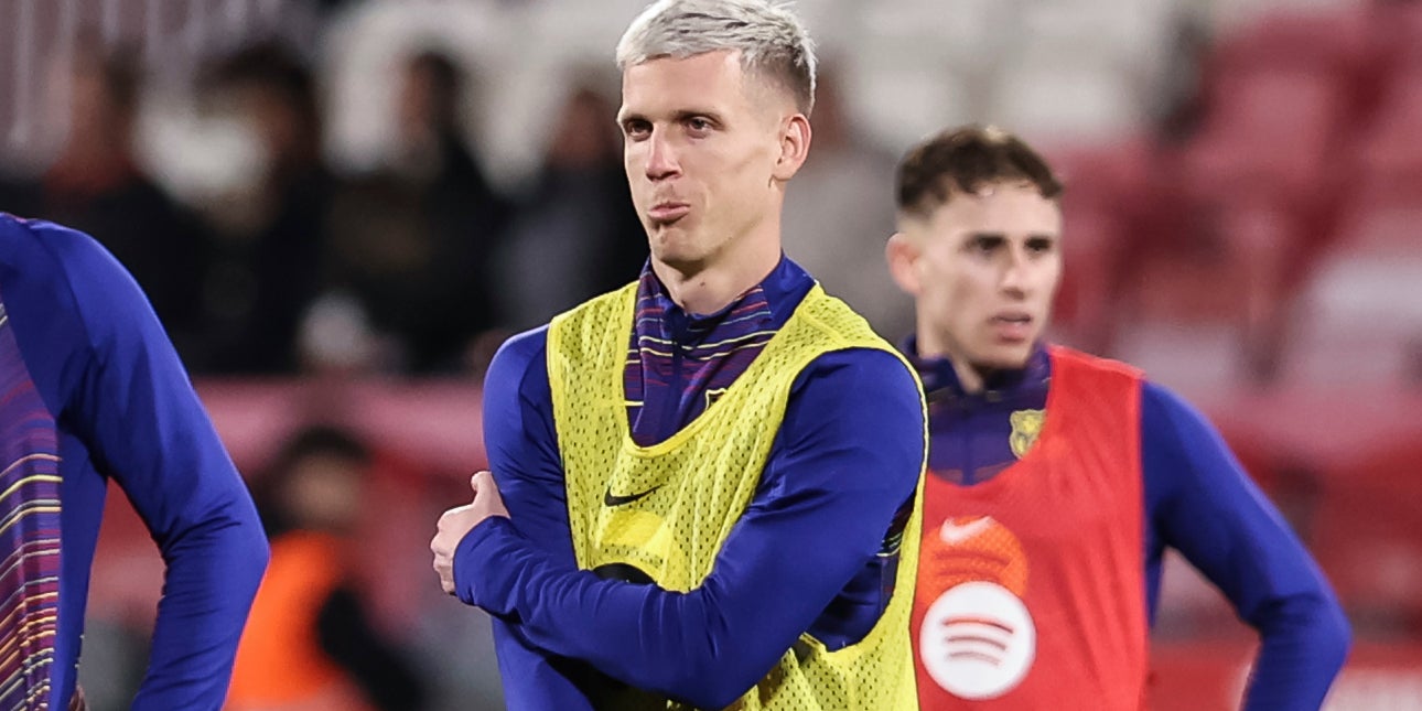 Dani Olmo, durant un escalfament amb el Barça | Europa Press