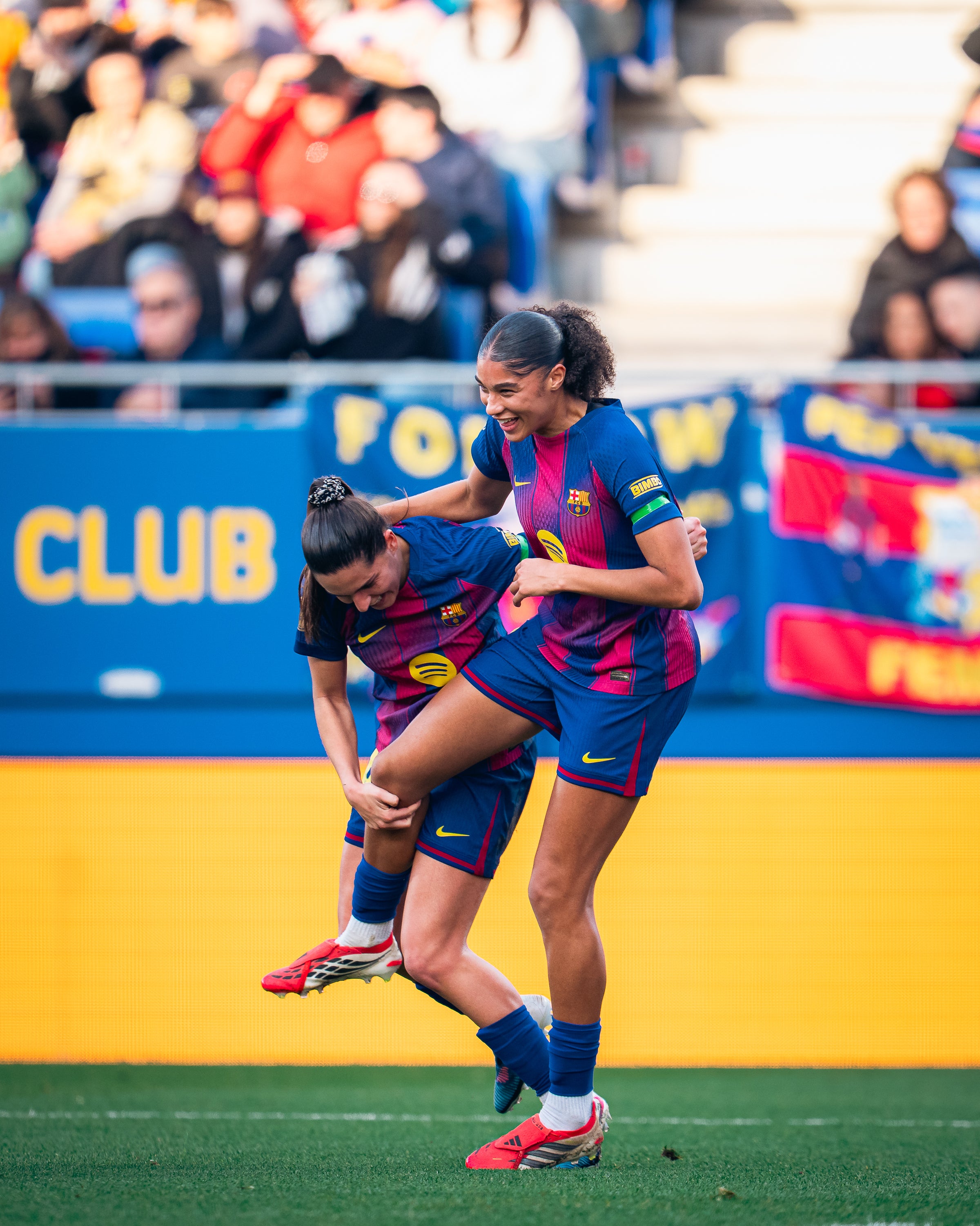 Kika celebrant un dels seus gols al Sevilla | Barça Femení