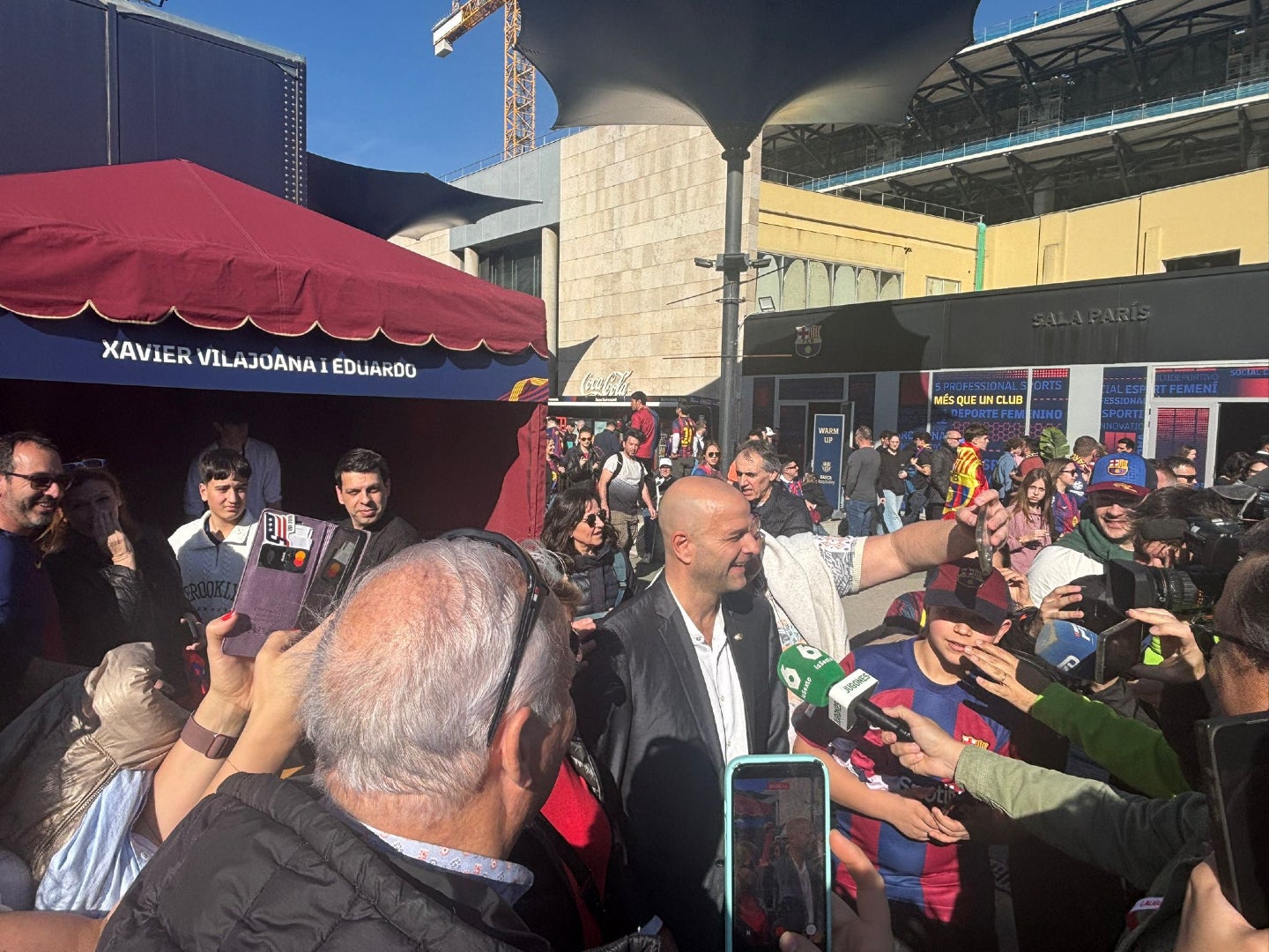 Xavier Vilajoana a la recollida de firmes | Xavier Vilajoana