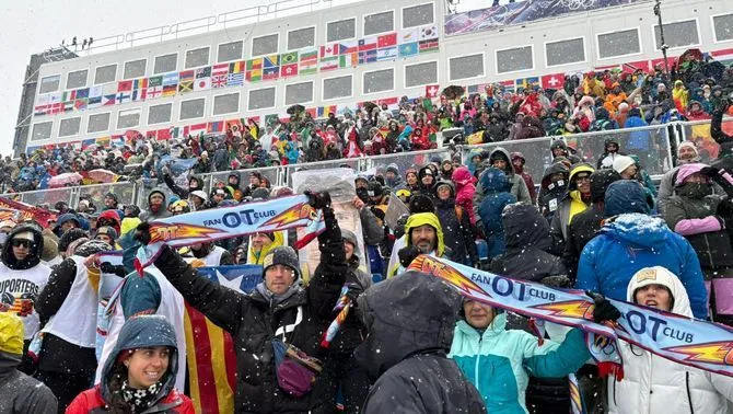 Els familiars i amics d'Ot Ferrer, a la graderia dels Jocs d'hivern | FEEC