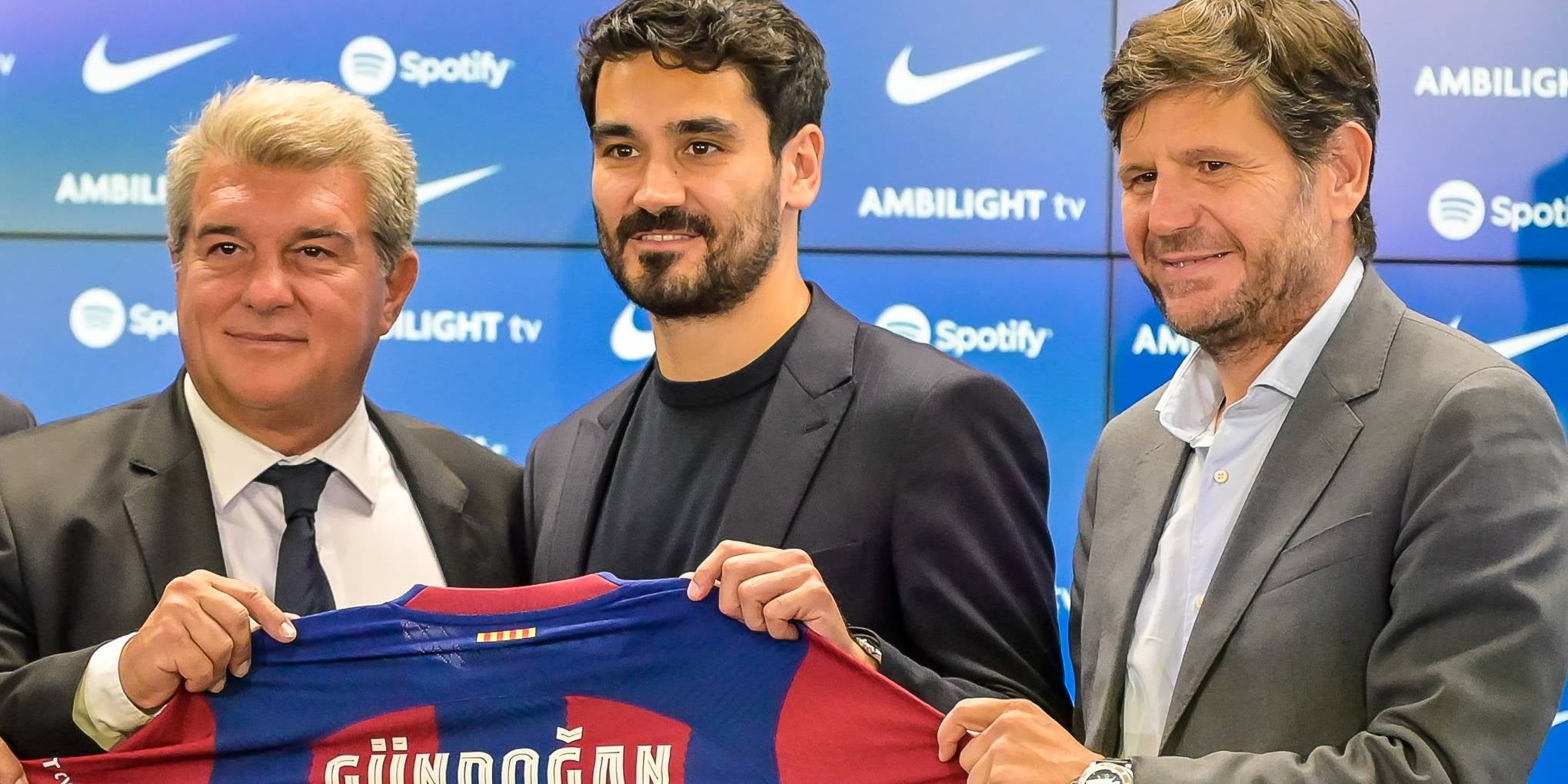 Joan Laporta i Mateu Alemany, durant la presentació de Gündogan l'any 2023 | Europa Press