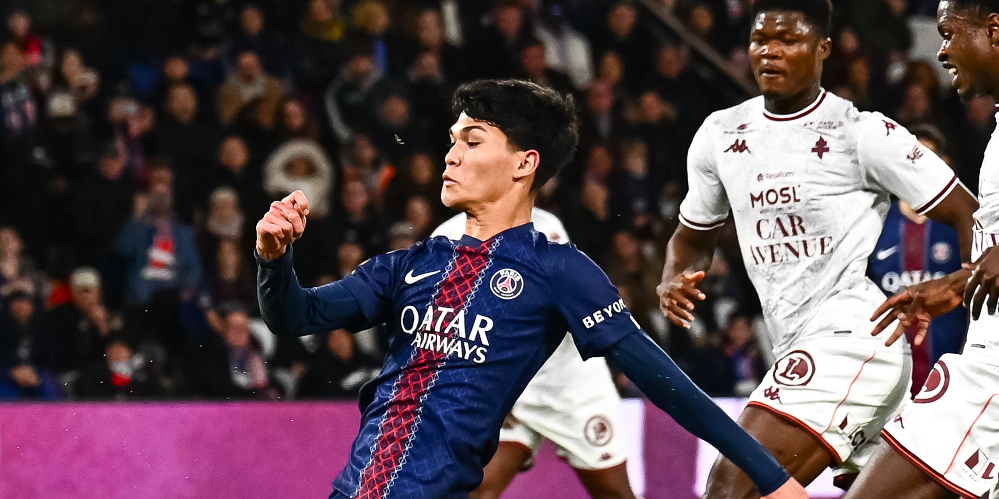 Dro Fernández, durant un partit amb el PSG | Europa Press