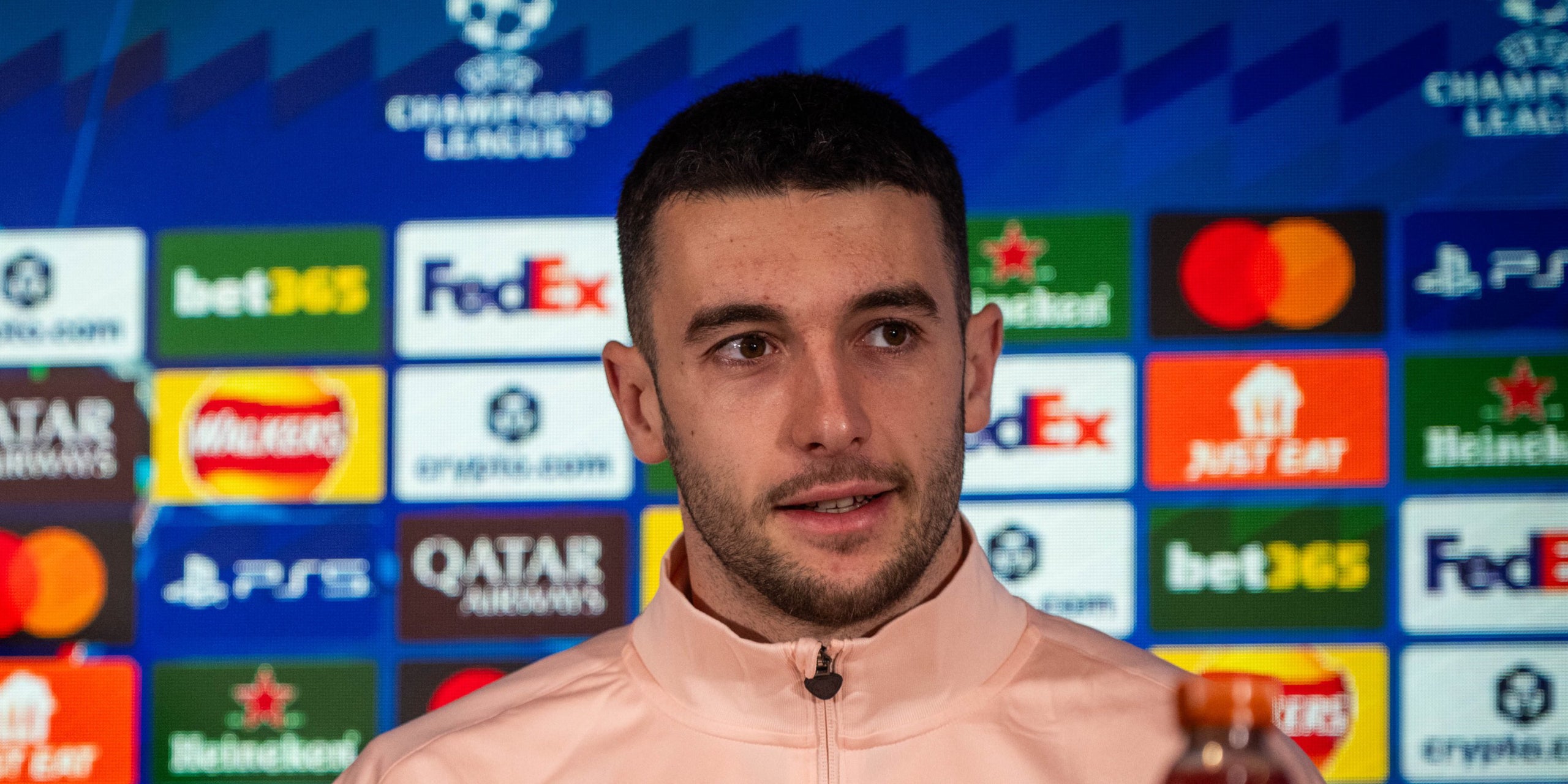 Joan Garcia, durante una rueda de prensa con el Barça | FC Barcelona