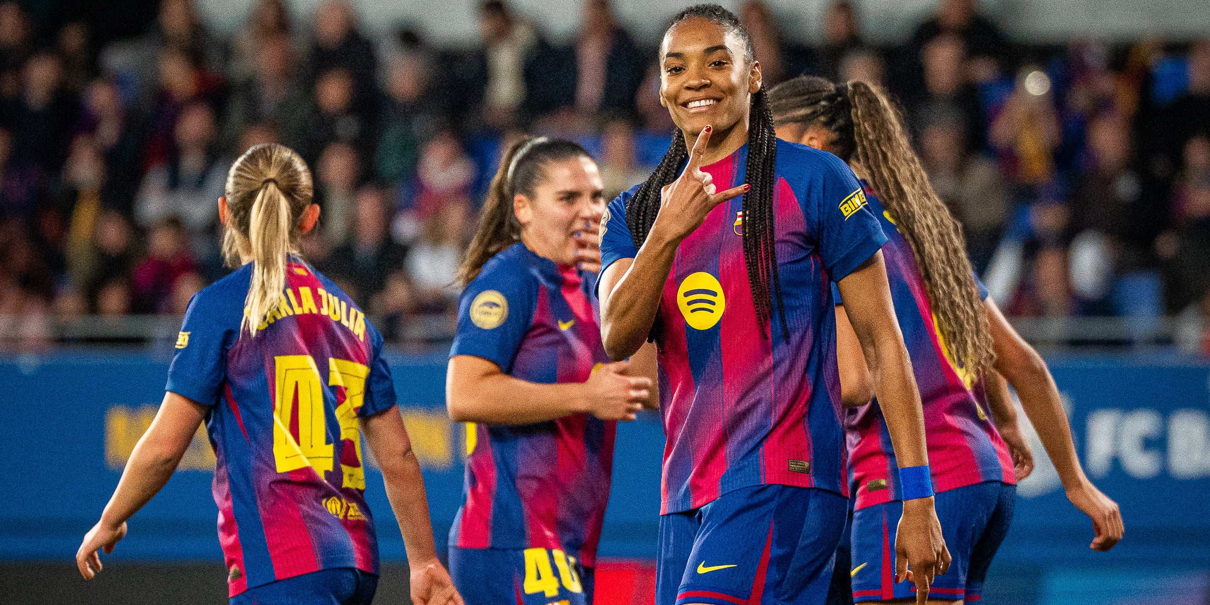 Salma Paralluelo celebra el primer gol del partit | Barça Femení