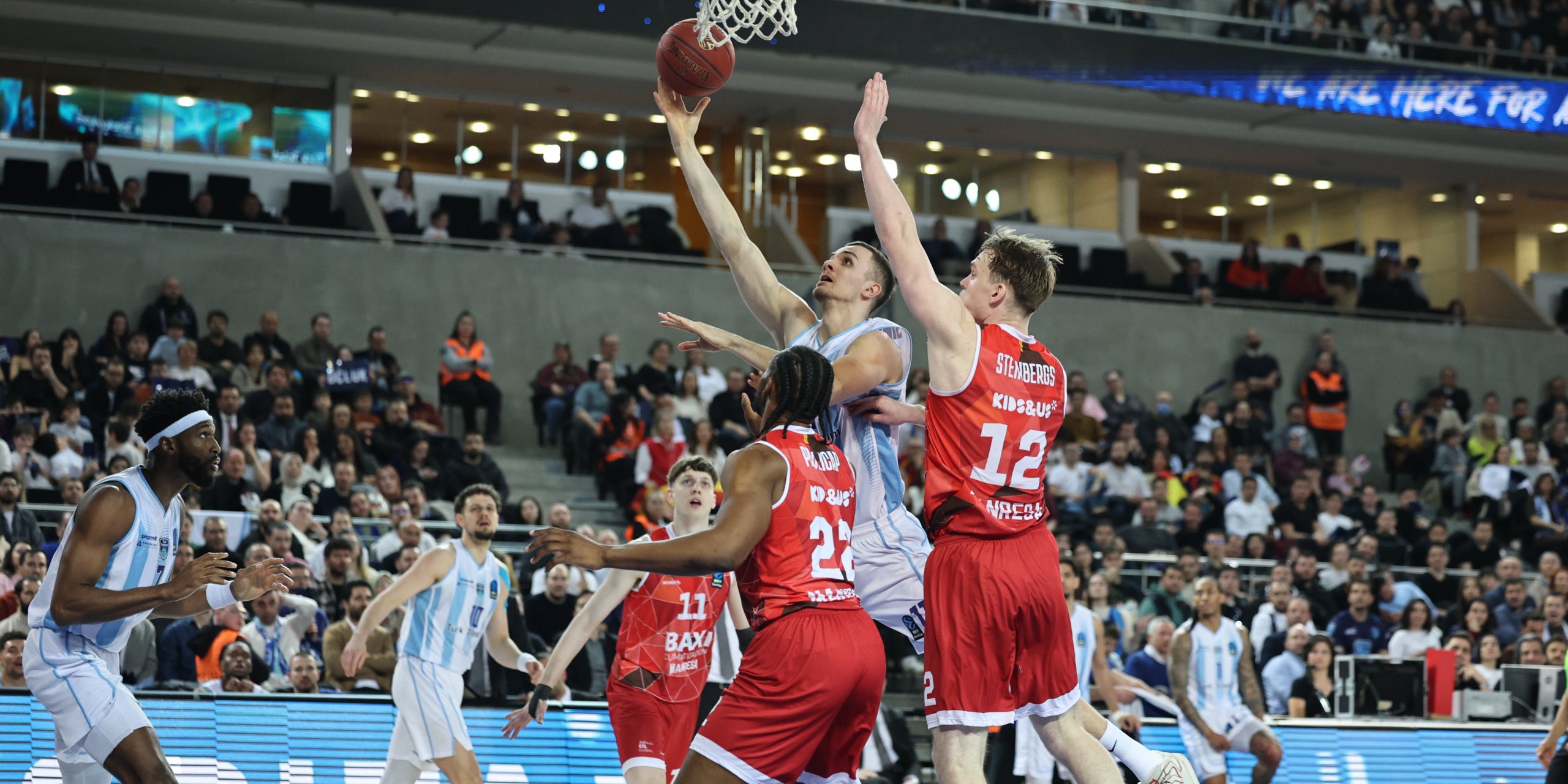 Els jugadors del Manresa, durant el partit a Turquia | Bàsquet Manresa