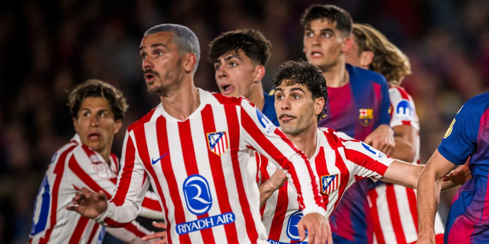 Marc Bernal, al centre de la imatge, durant el Barça-Atlètic | FC Barcelona