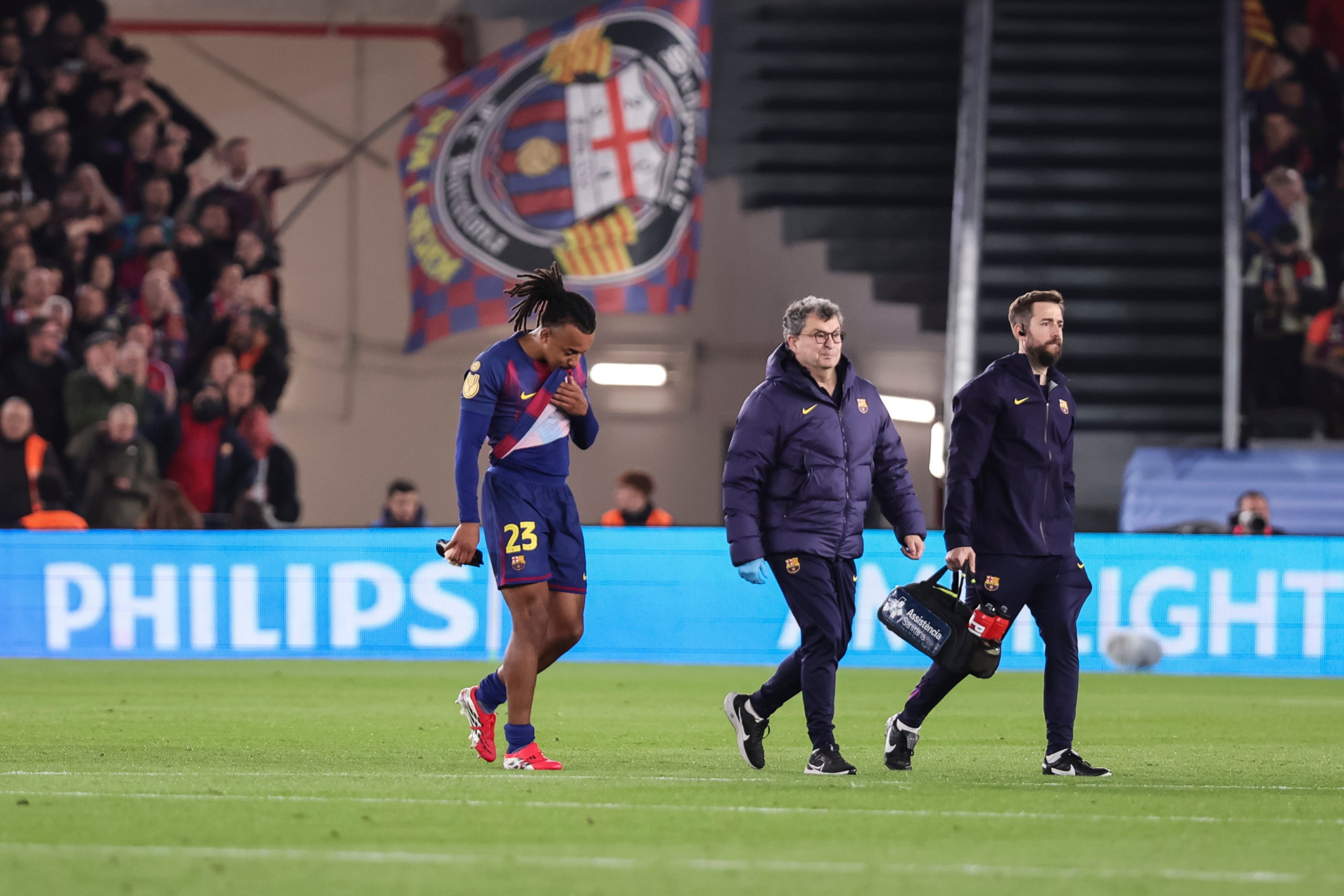 Jules Koundé sortint lesionat en l'últim partit contra l'Atlètic | Europa Press