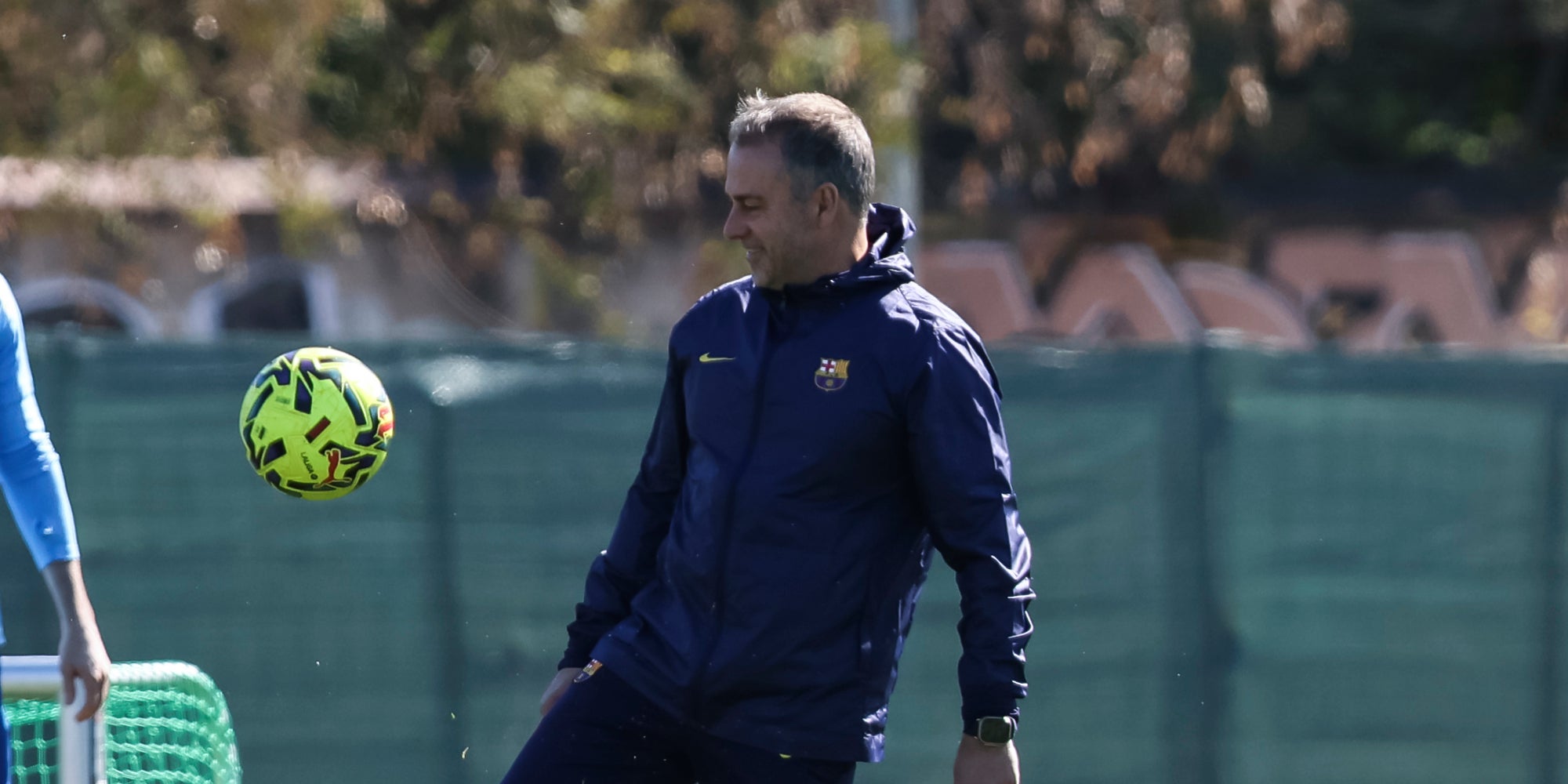 Hansi Flick, durant un entrenament amb el Barça | Europa Press