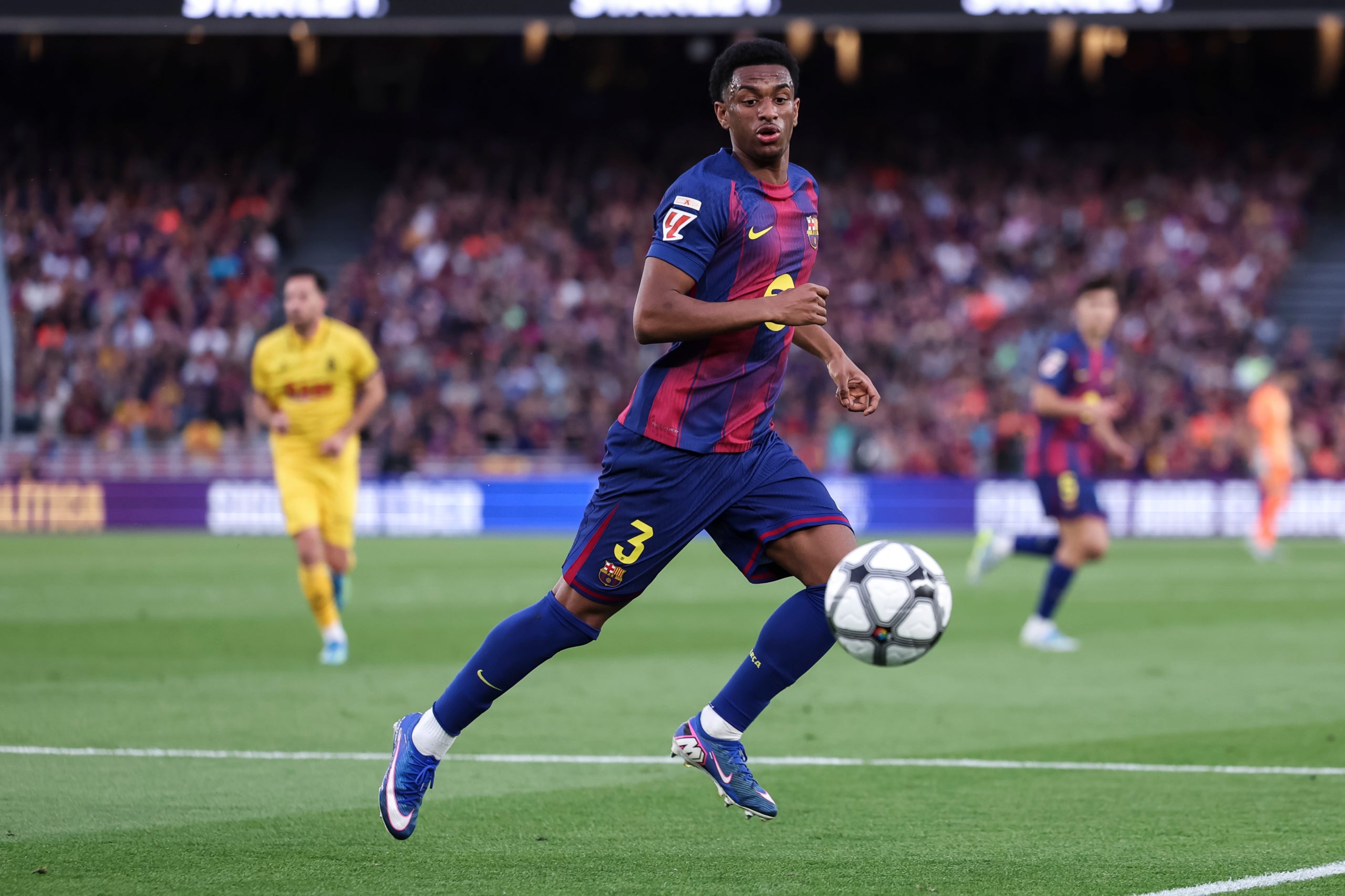 Alejandro Balde, al derbi contra l'Espanyol. | Europa Press