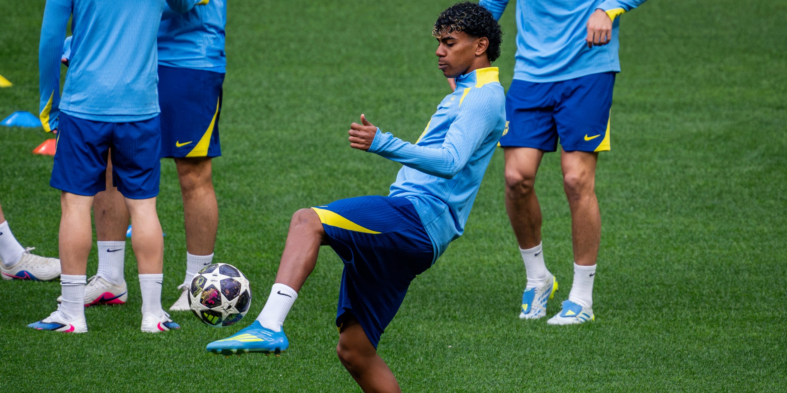 Lamine Yamal, entrenant-se a l'Estadi Metropolitano | Europa Press