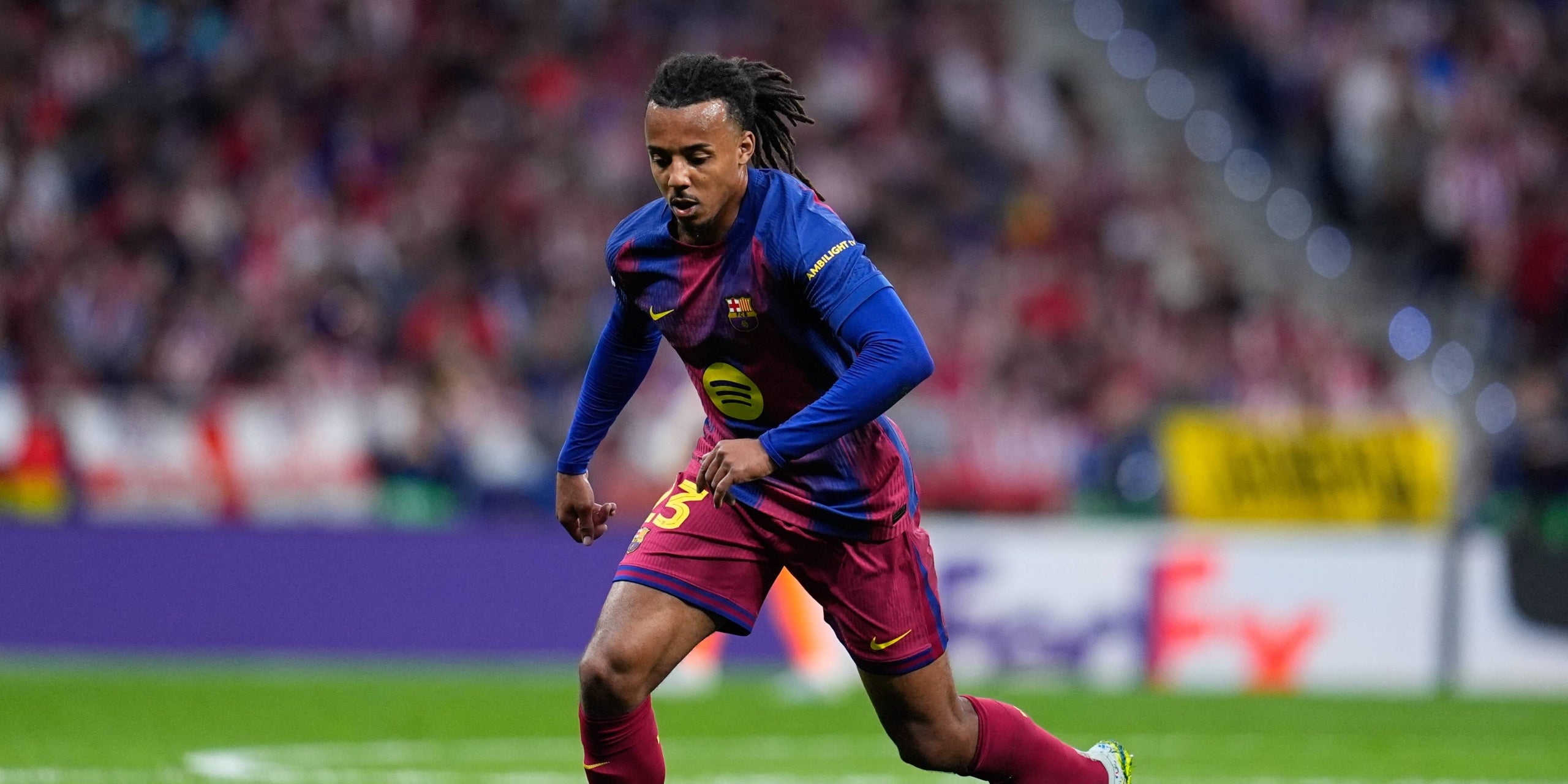 Jules Kounde, durant un partit amb el Barça | Europa Press