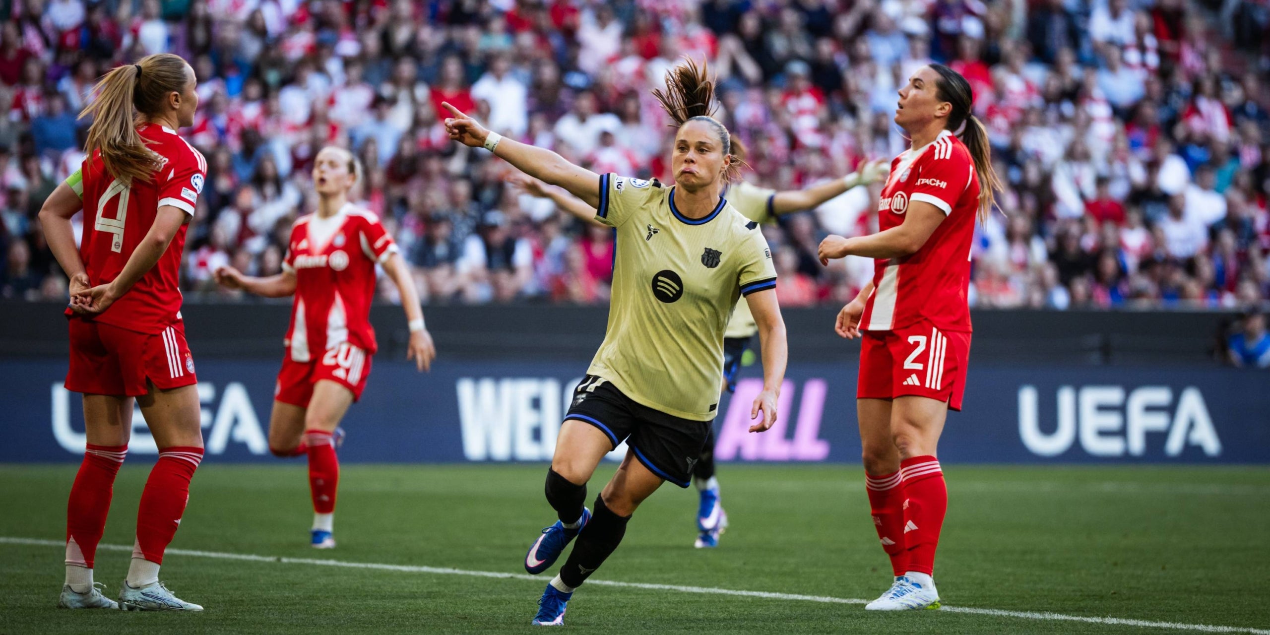 Ewa Pajor celebrant el seu gol a l'Allianz Arena. | FC Barcelona