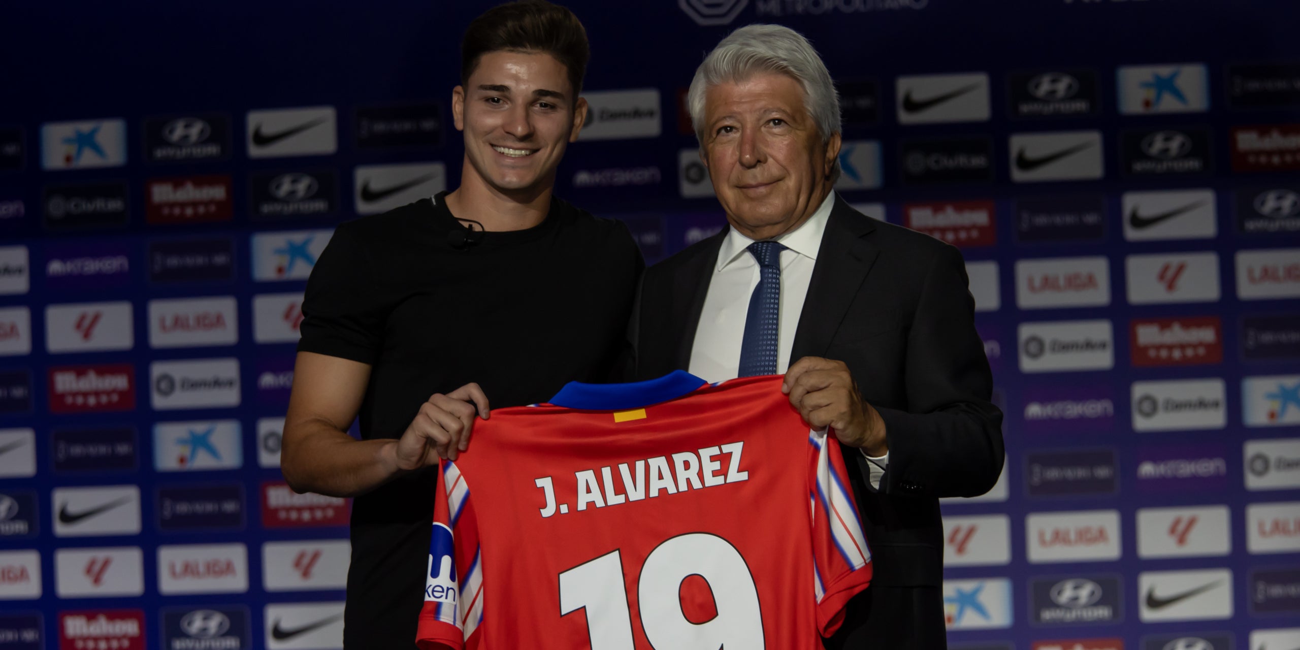 Julián Álvarez, en la seva presentació com a jugador de l'Atlètic de Madrid | Europa Press
